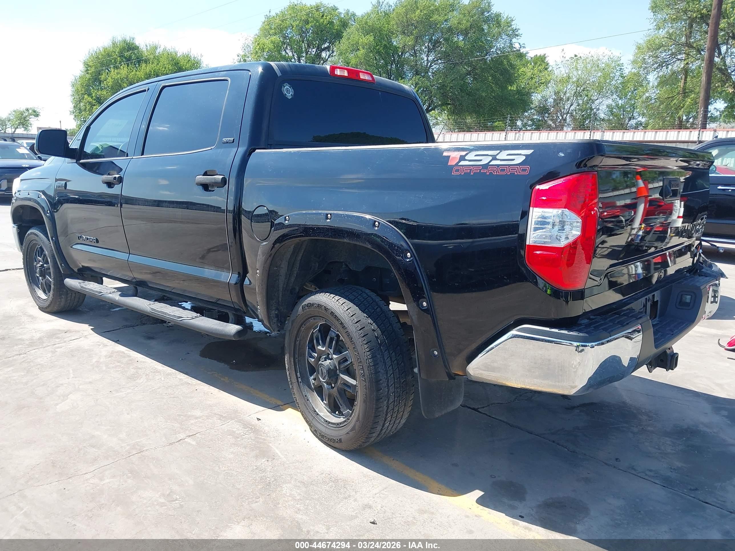 TOYOTA TUNDRA image 3