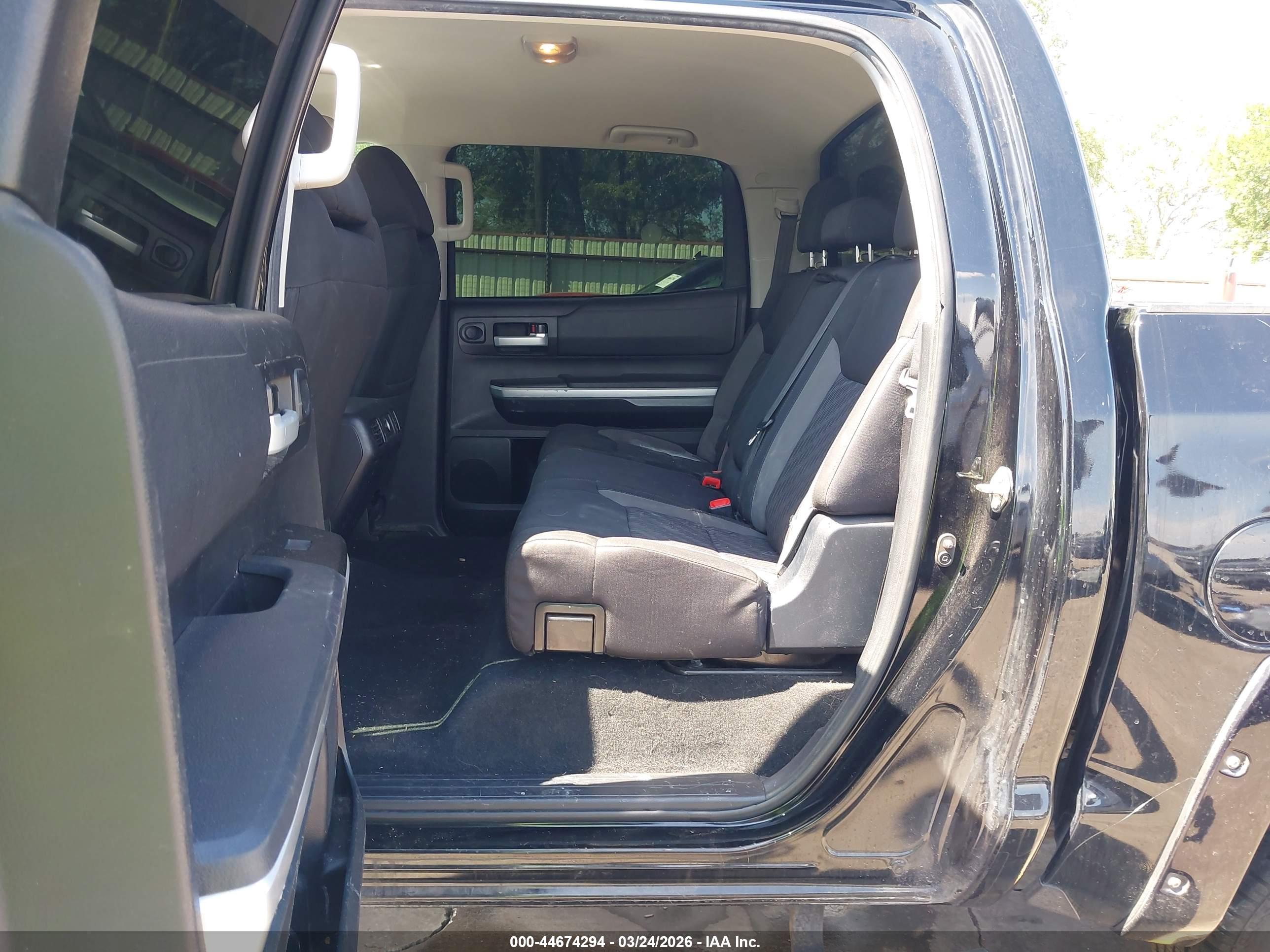 TOYOTA TUNDRA image 8