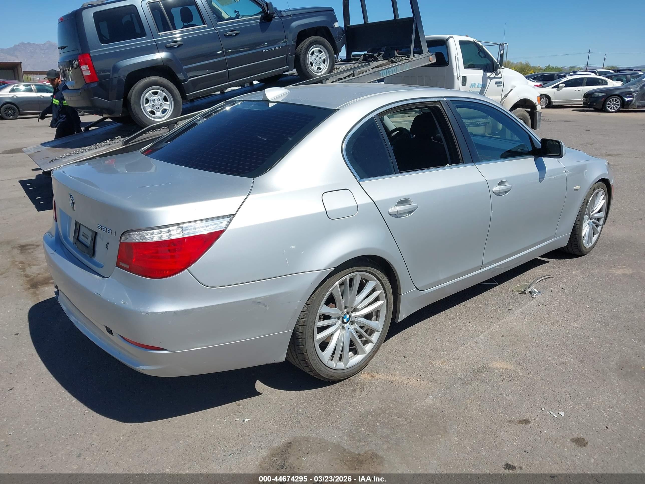 BMW 528I image 4