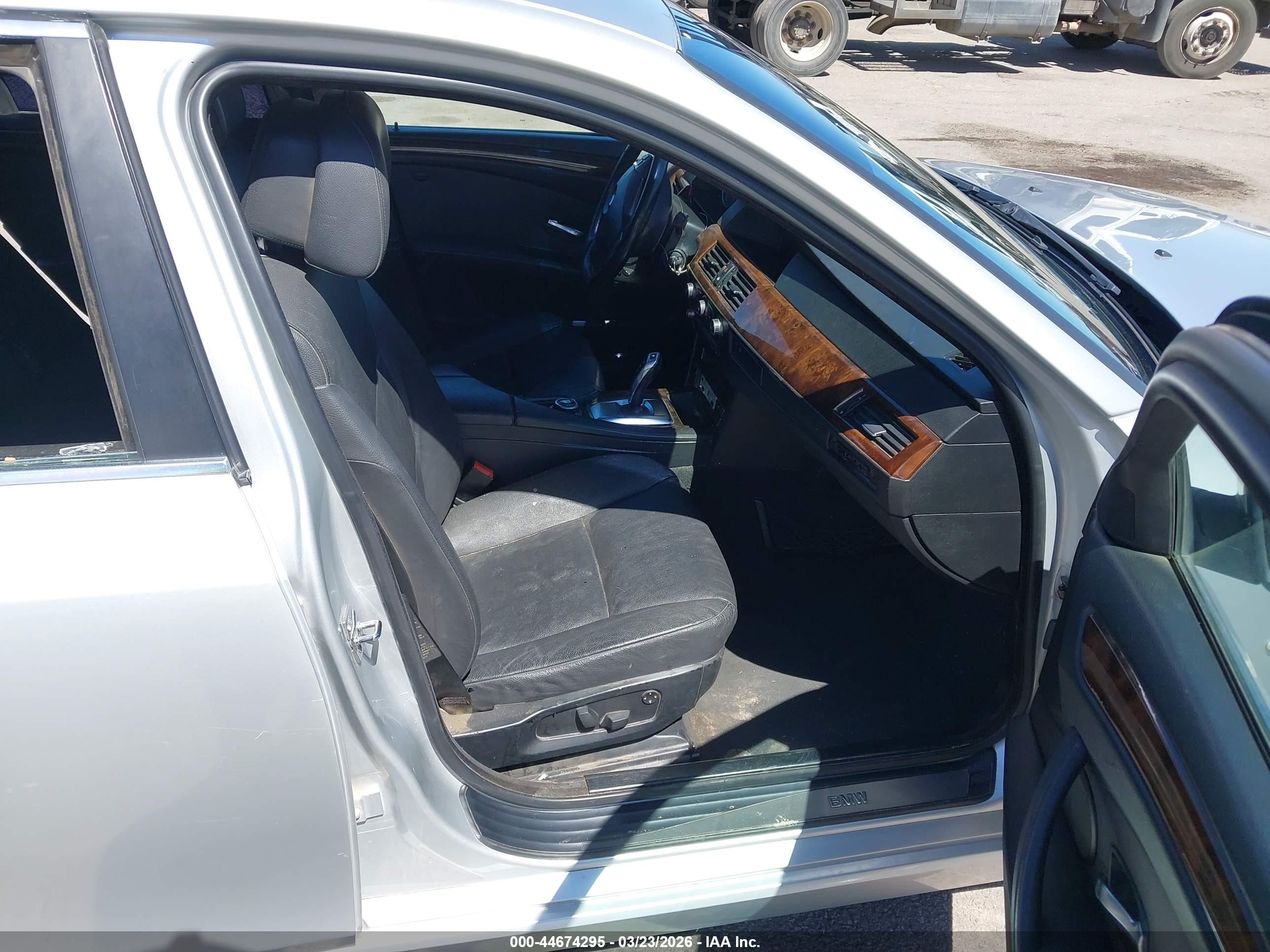 BMW 528I image 5