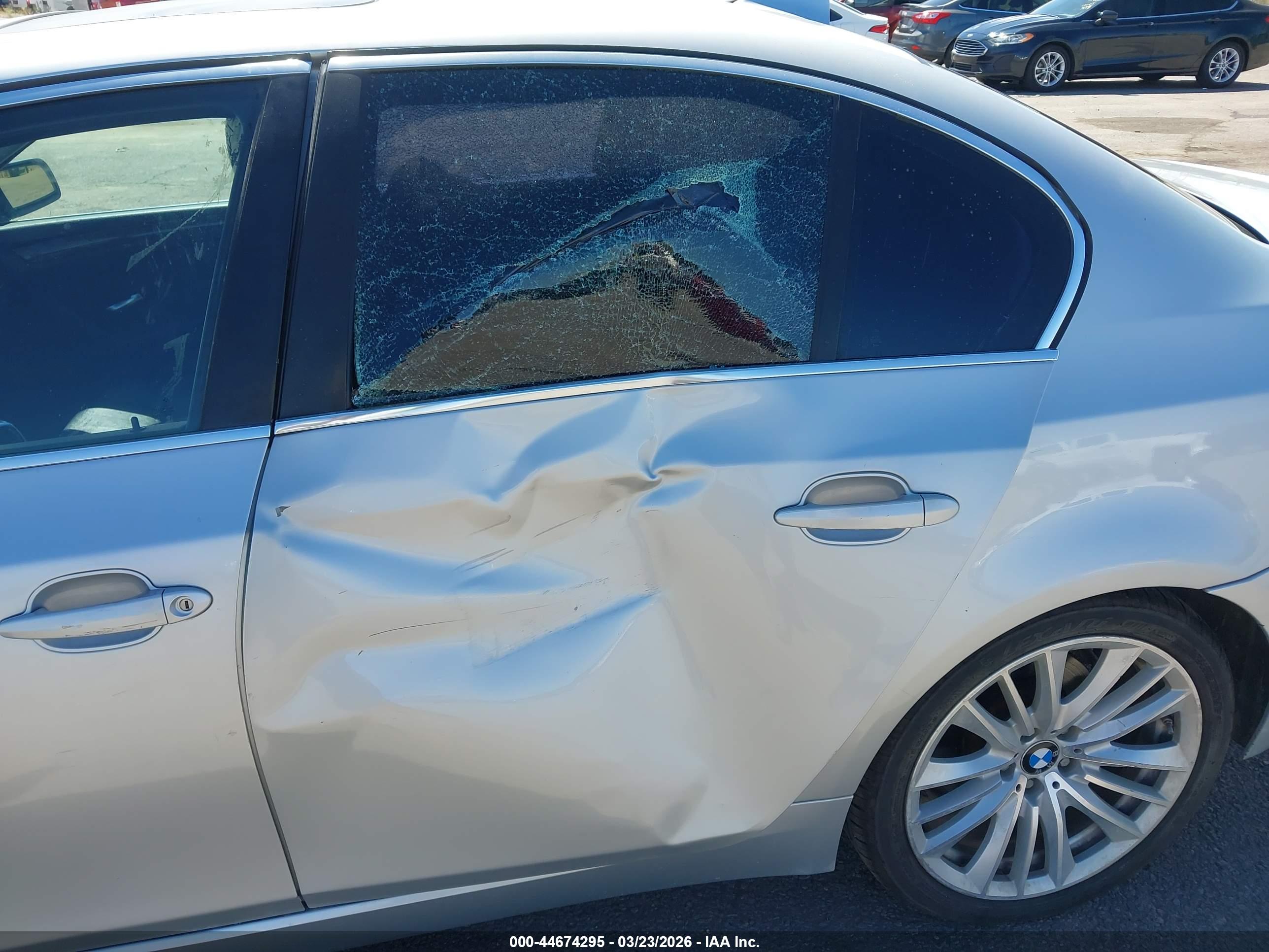BMW 528I image 6