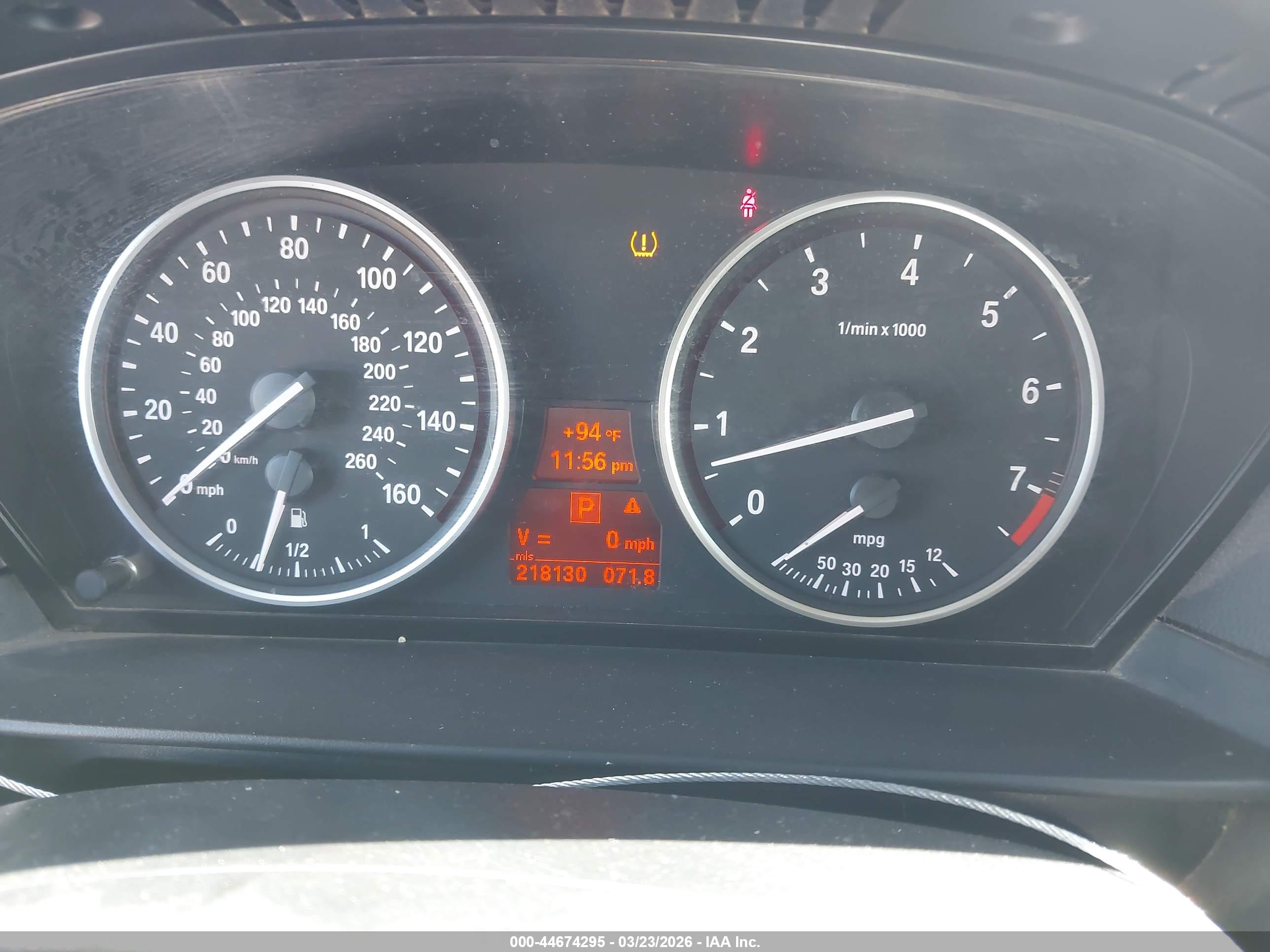 BMW 528I image 7