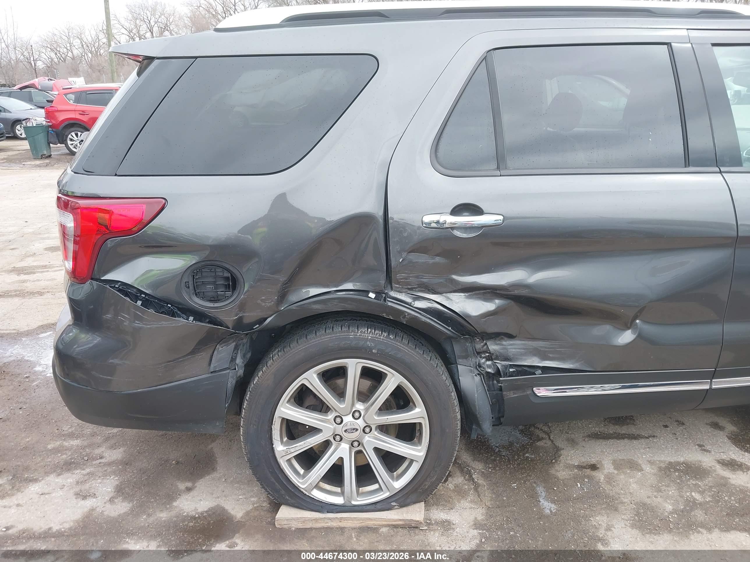 FORD EXPLORER image 6