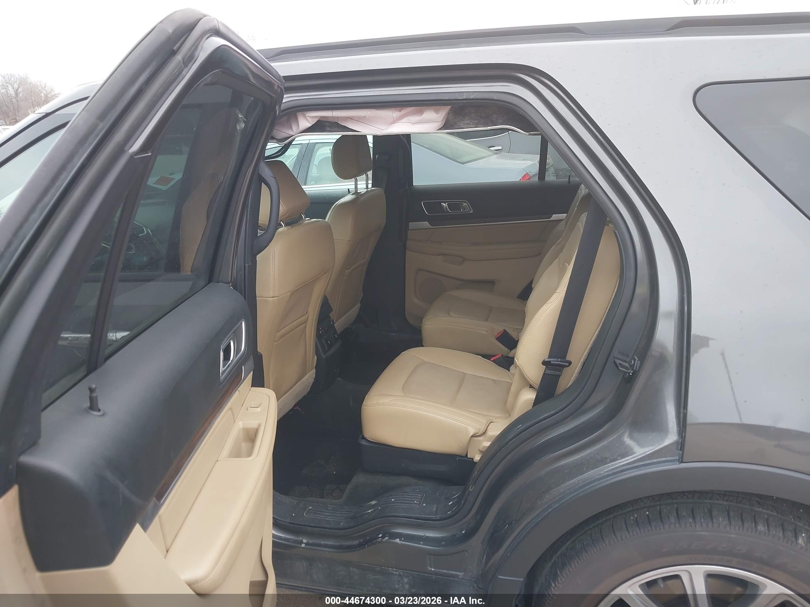 FORD EXPLORER image 8