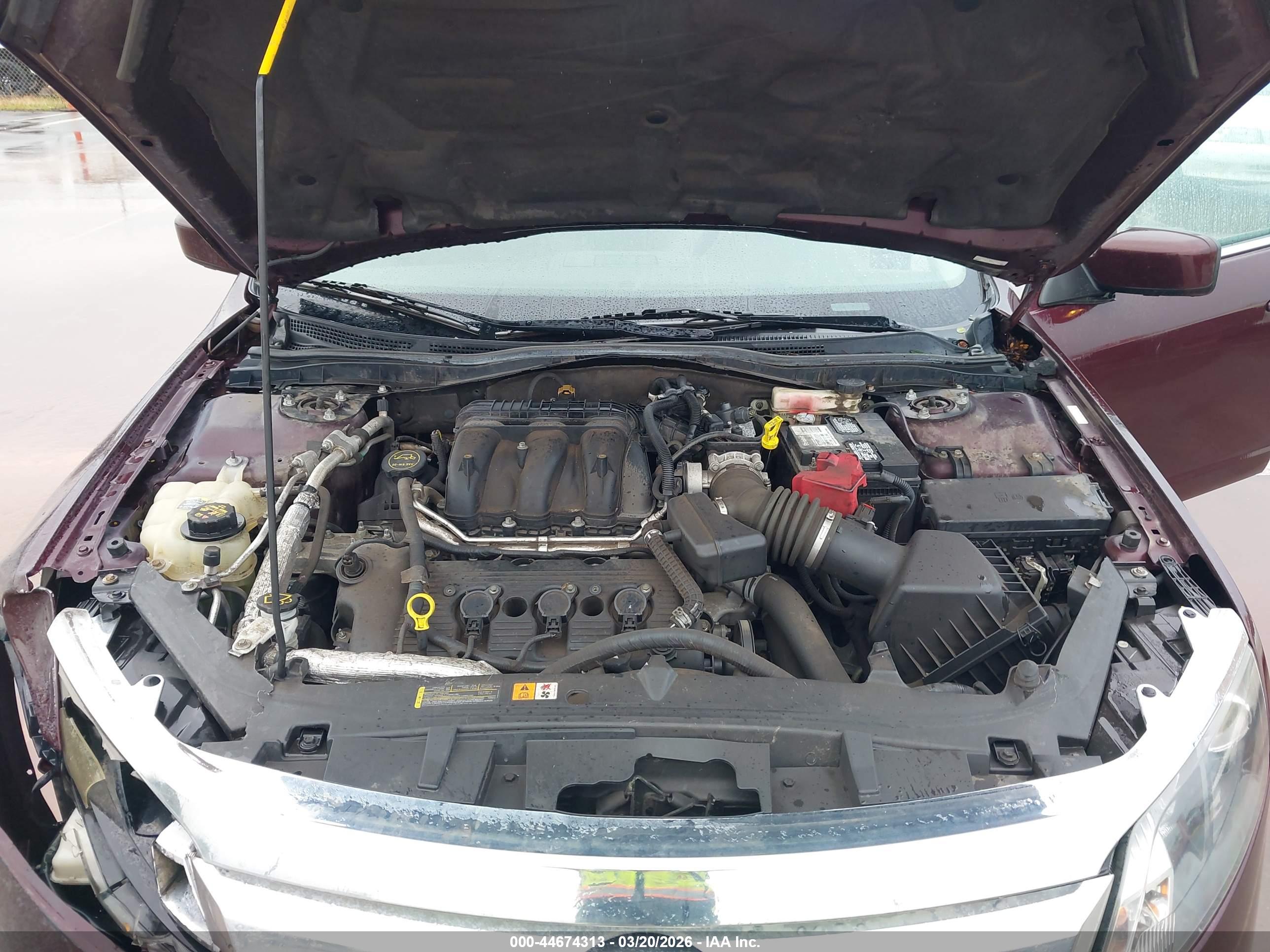 FORD FUSION image 10