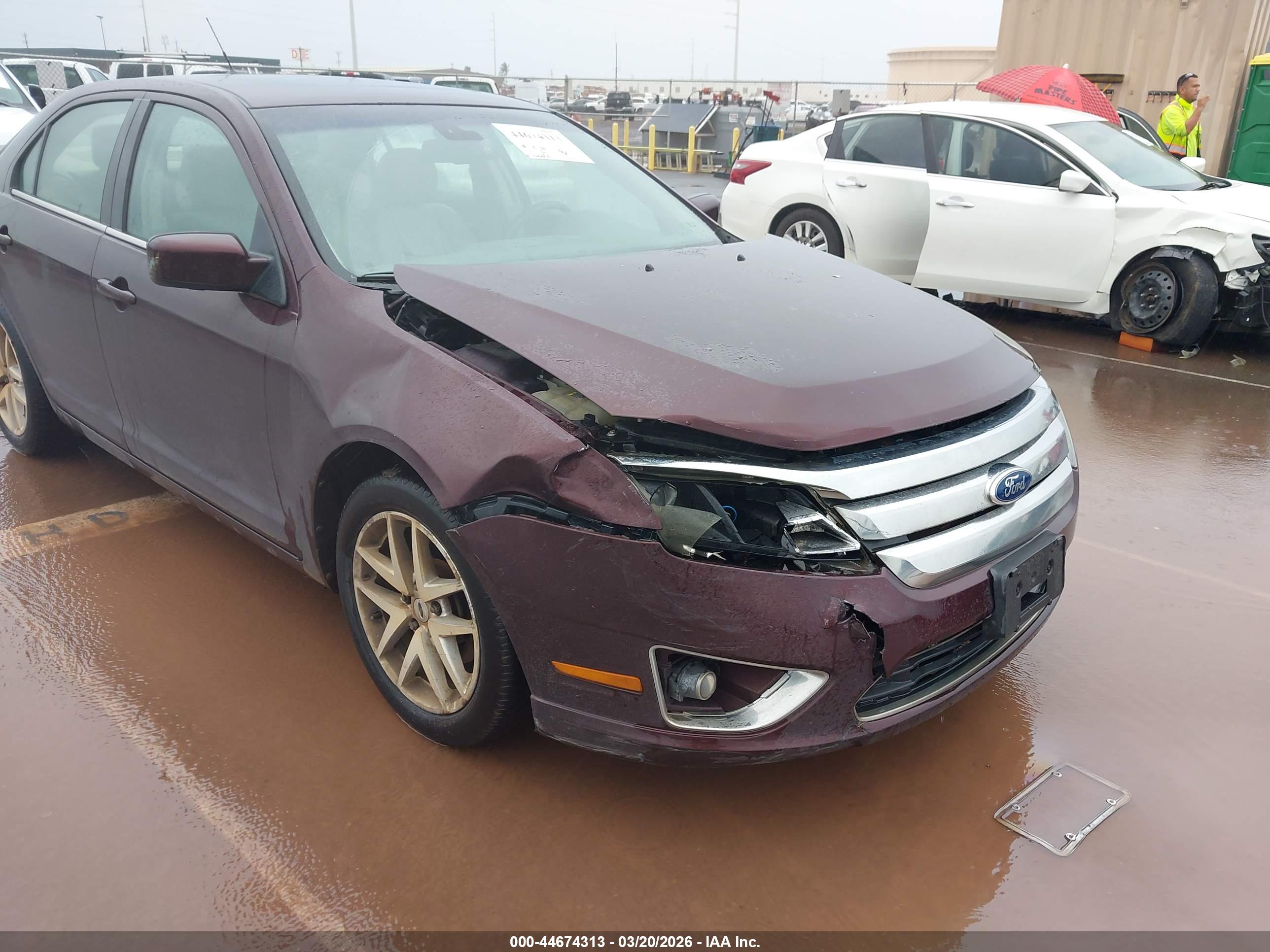 FORD FUSION image 6