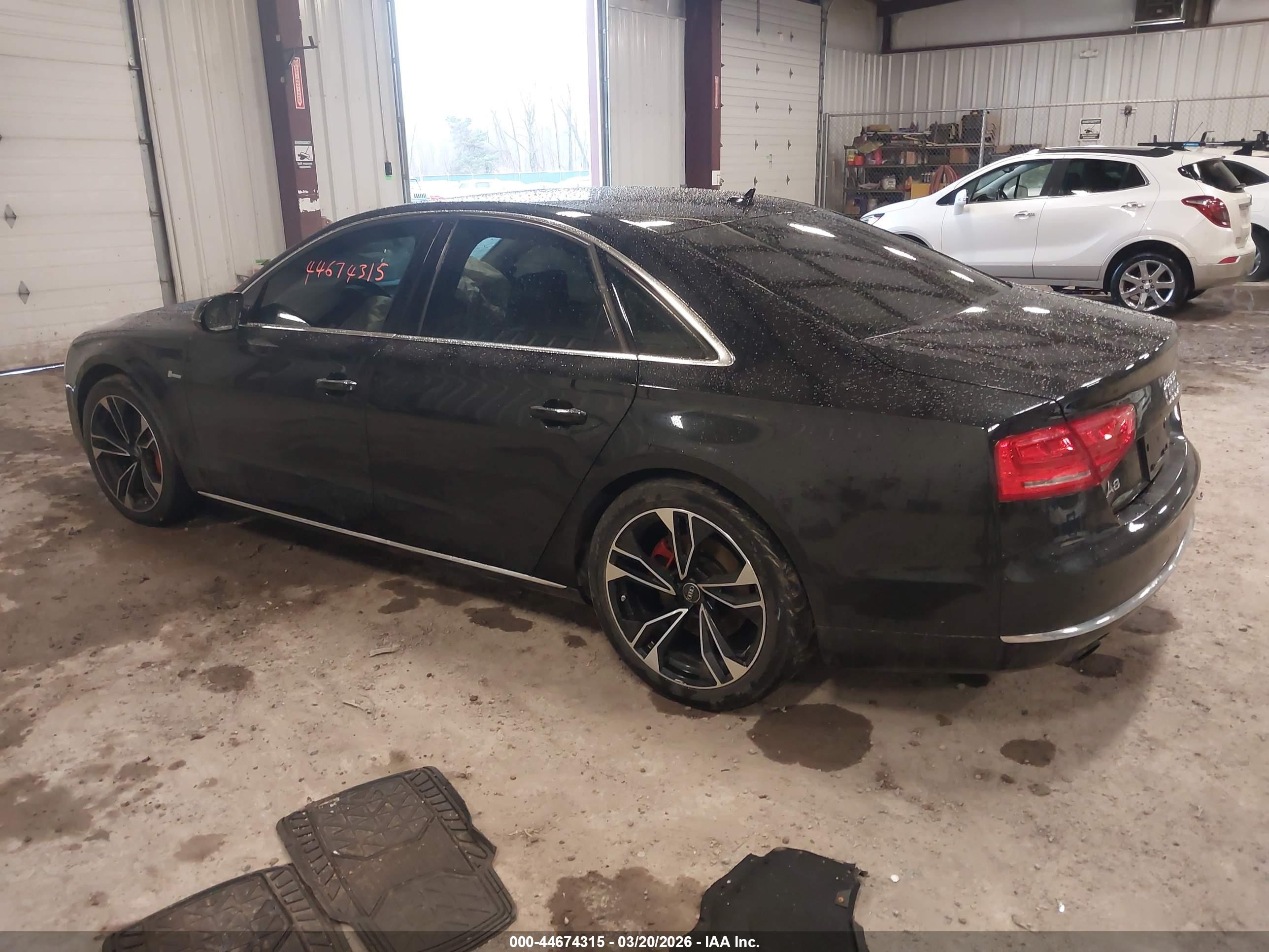 AUDI A8 image 3