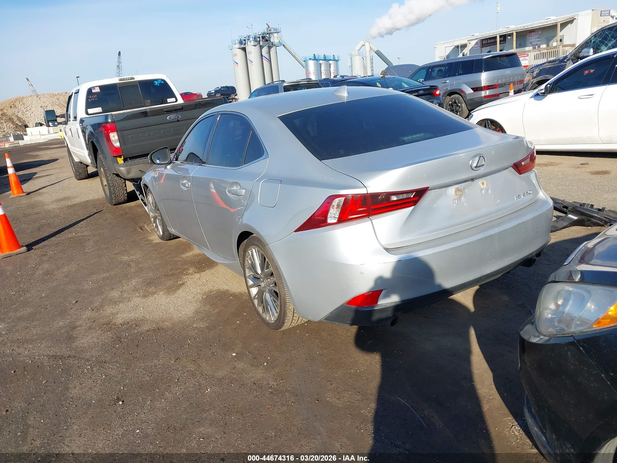 LEXUS IS image 3