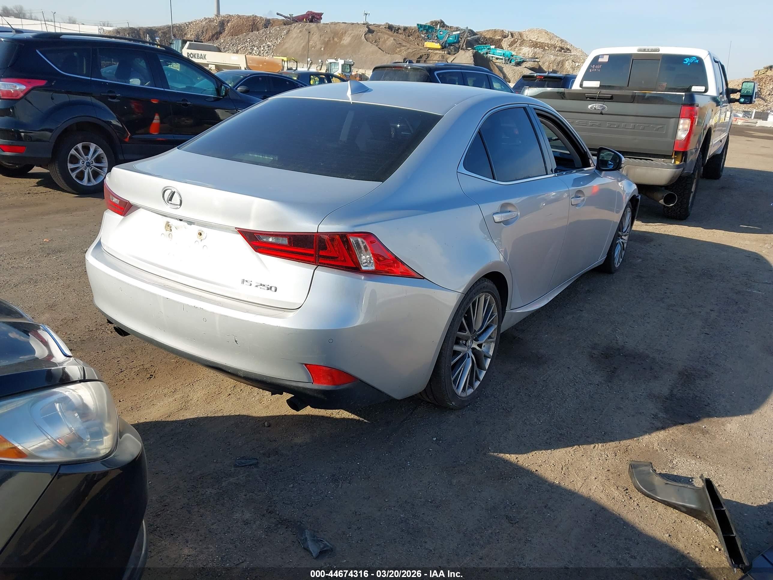 LEXUS IS image 4