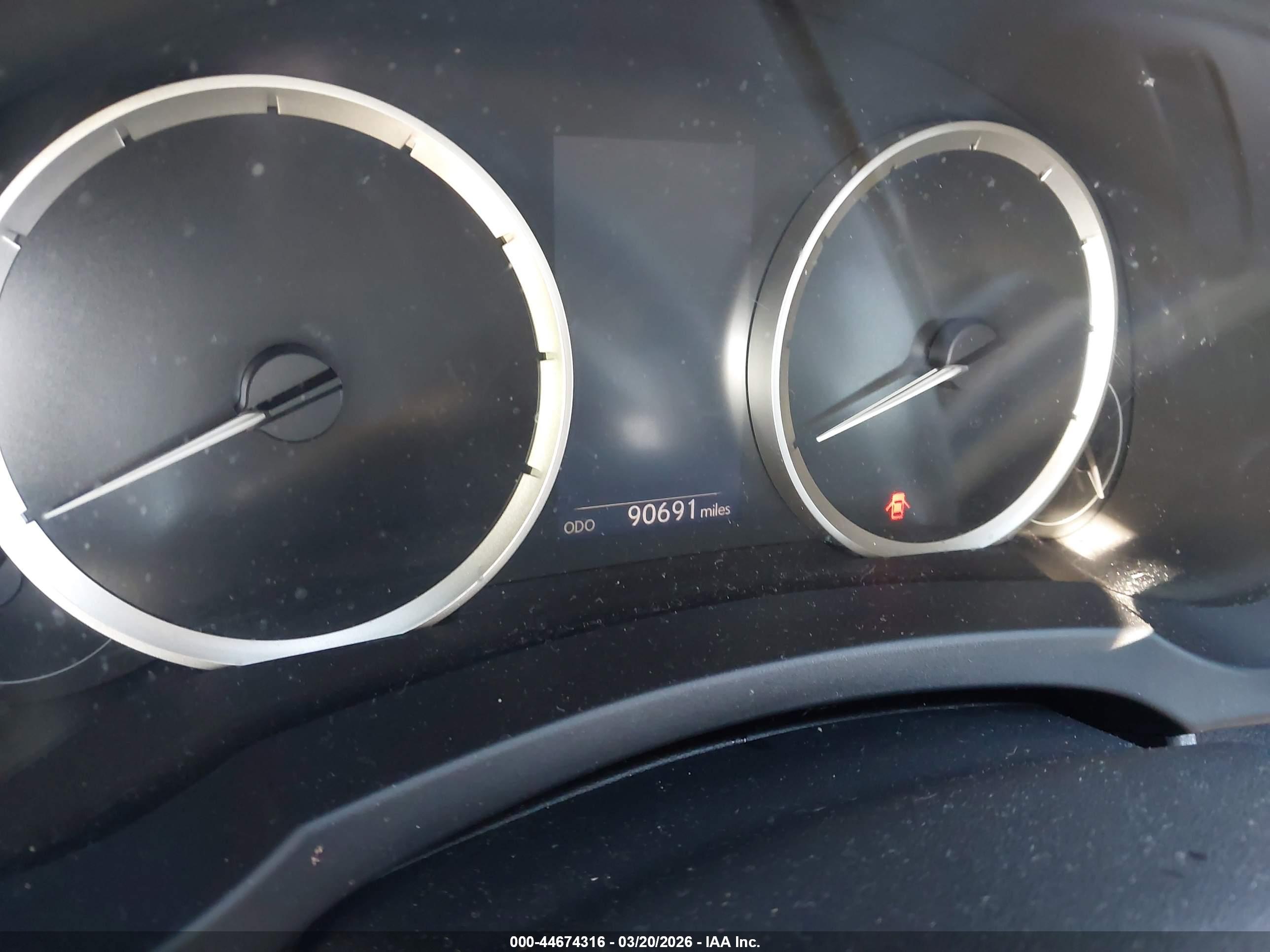 LEXUS IS image 7
