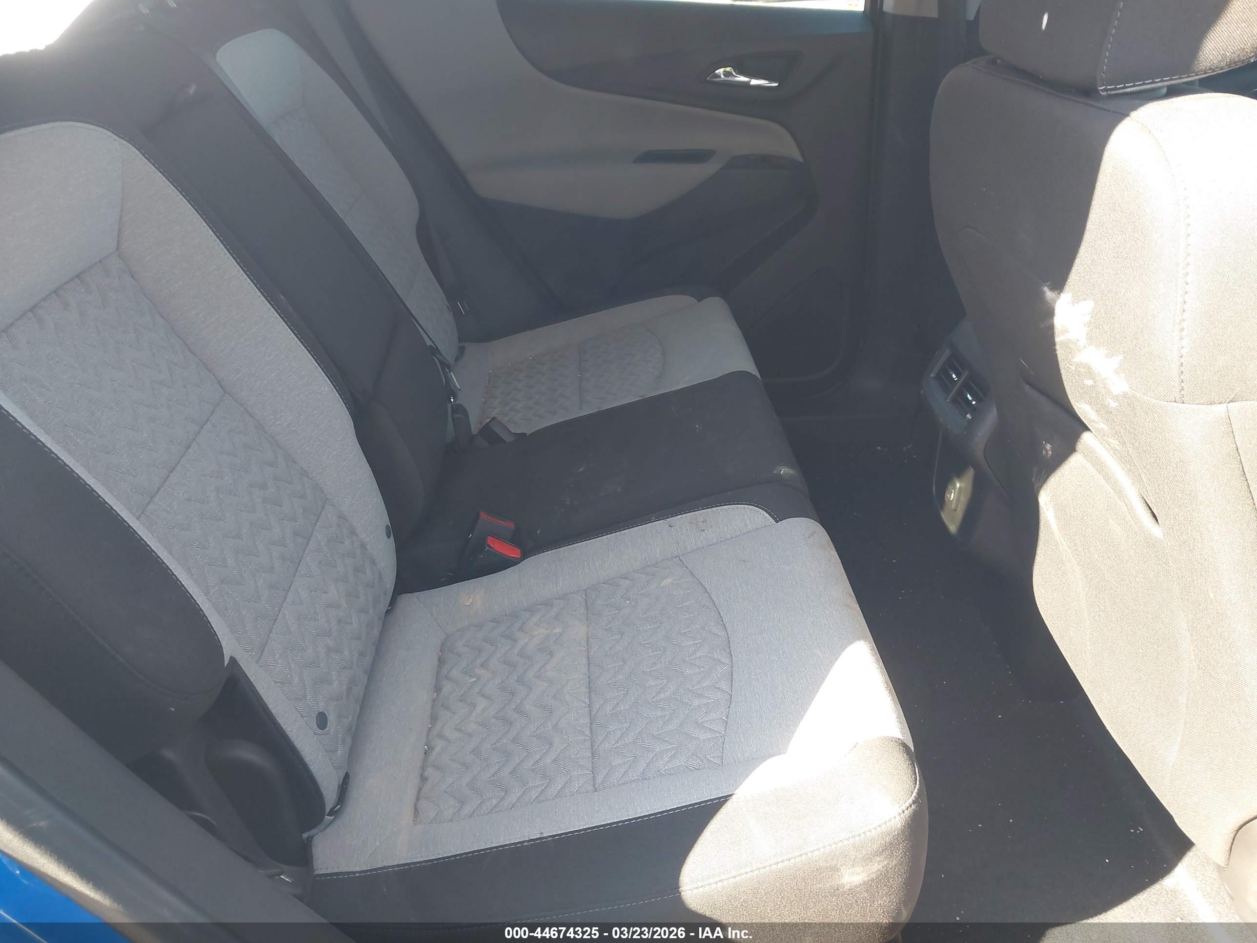 CHEVROLET EQUINOX image 8