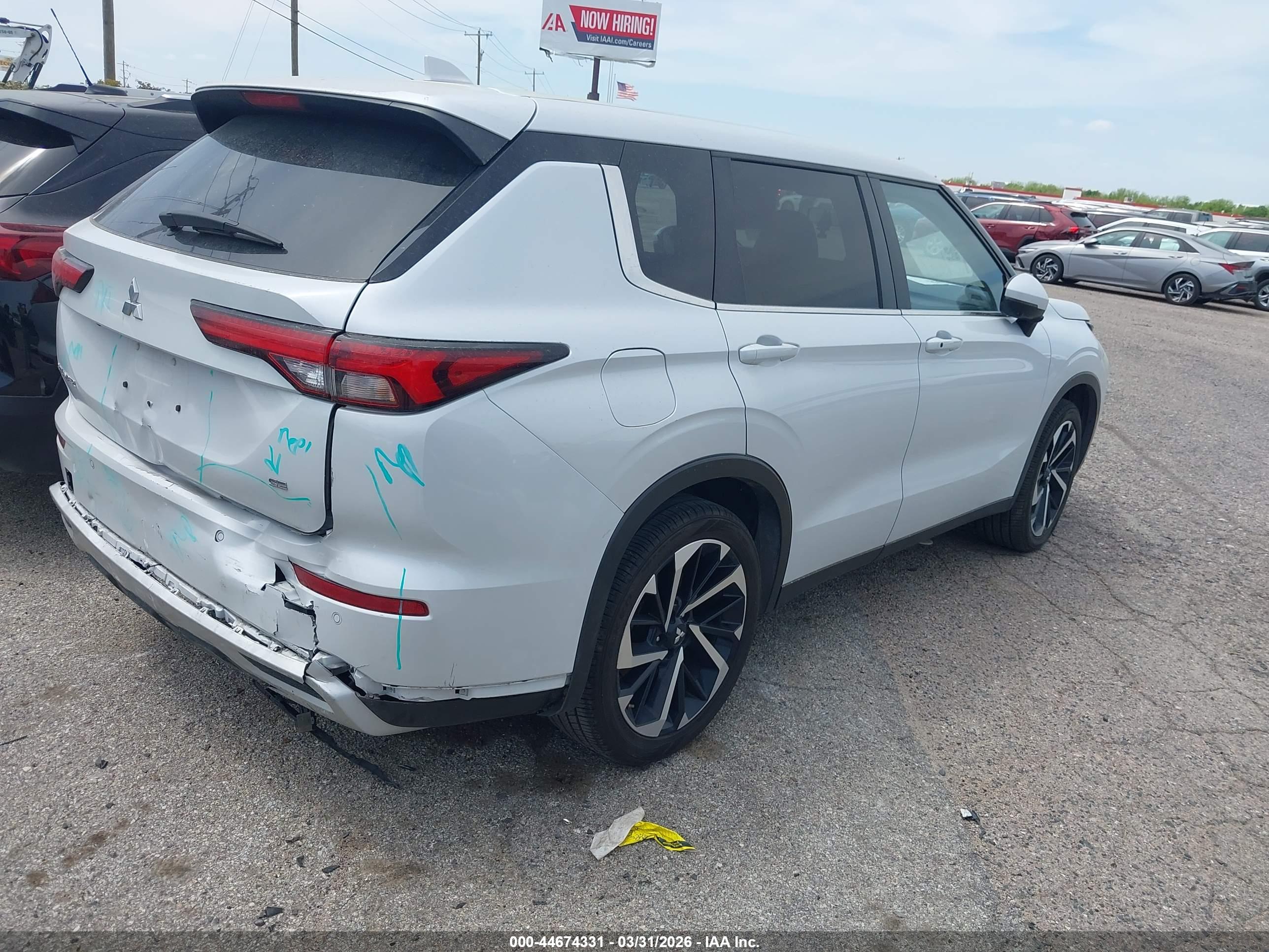 MITSUBISHI OUTLANDER image 4