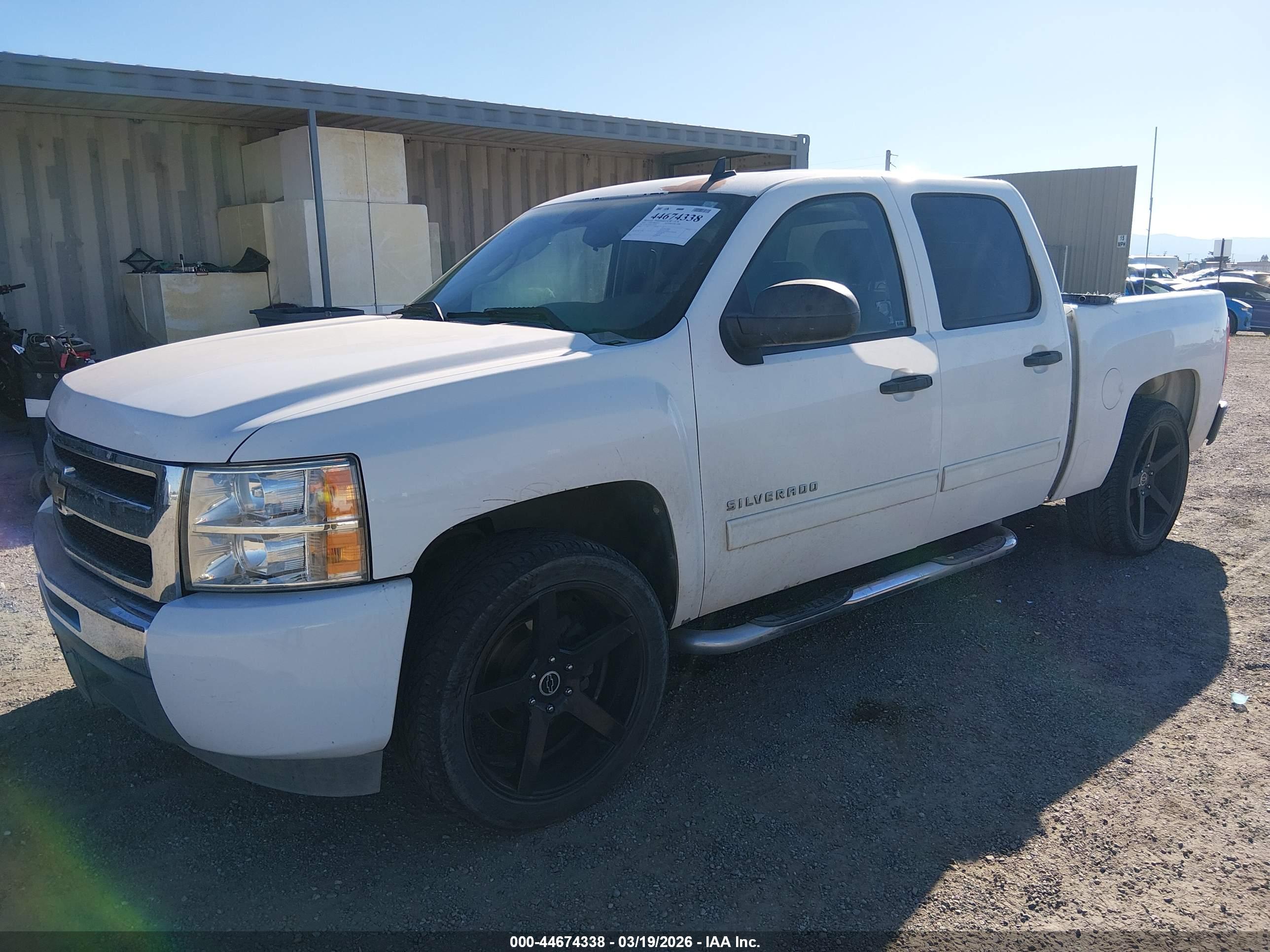 CHEVROLET SILVERADO image 2