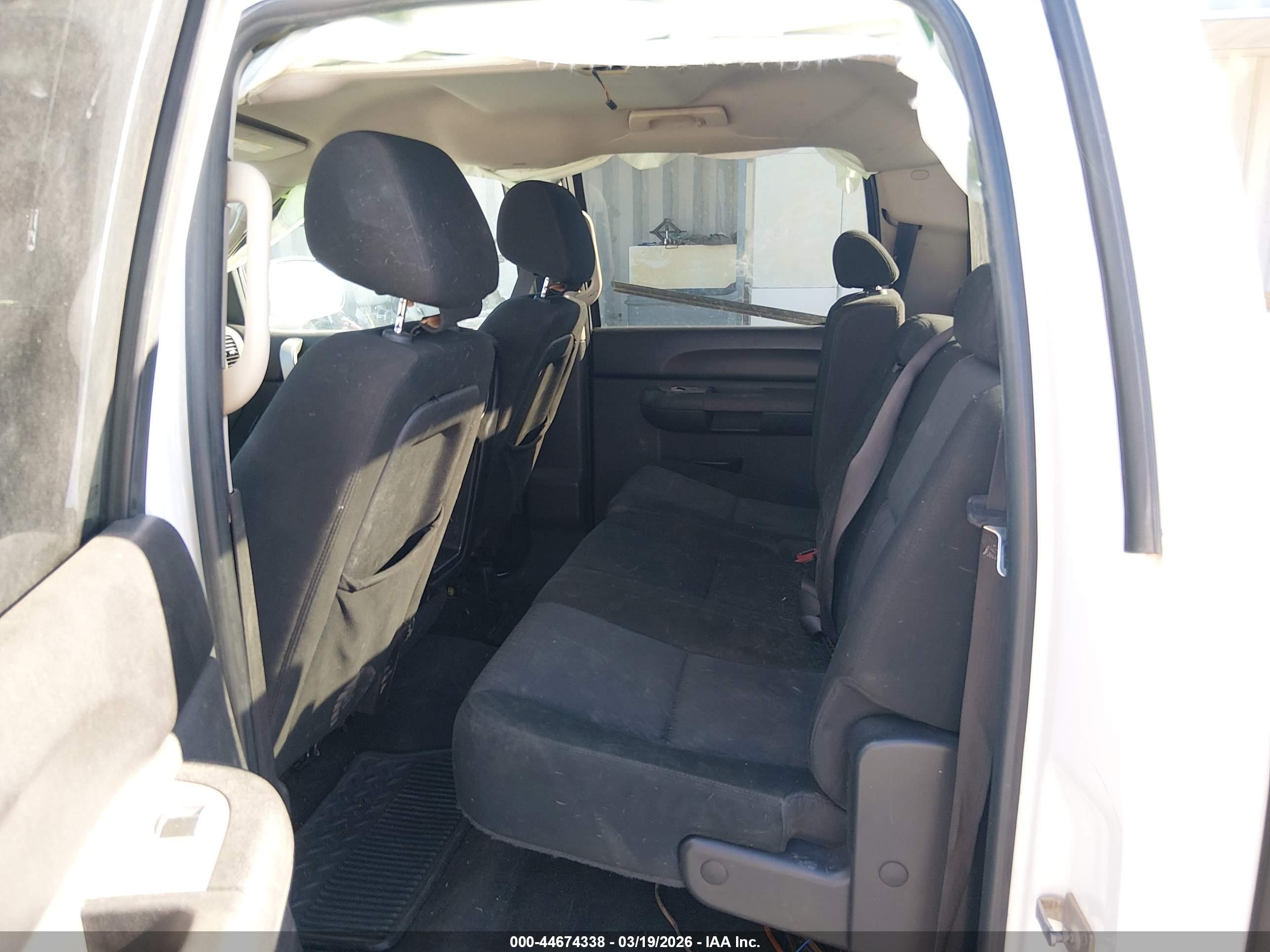 CHEVROLET SILVERADO image 8