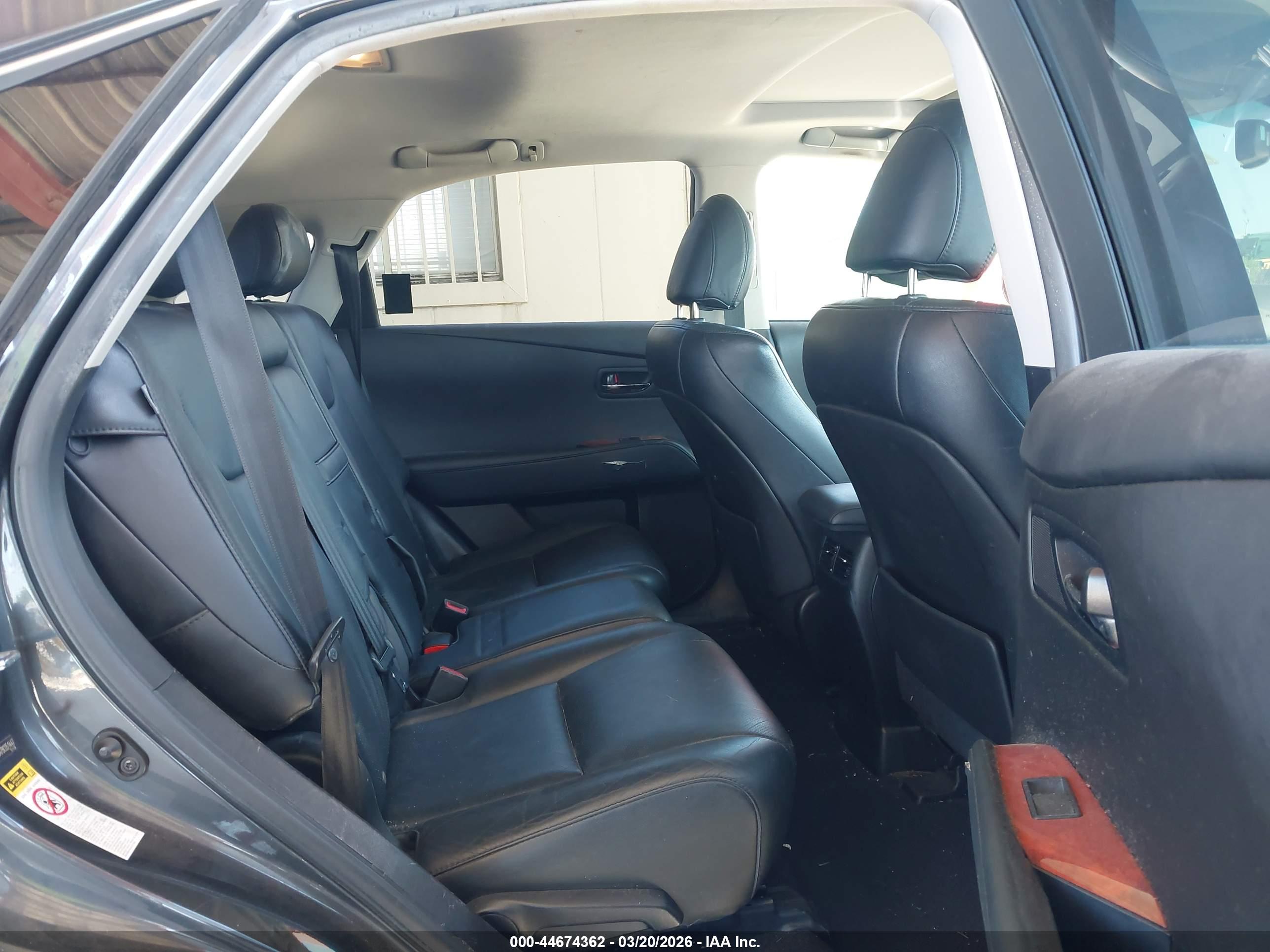 LEXUS RX image 8