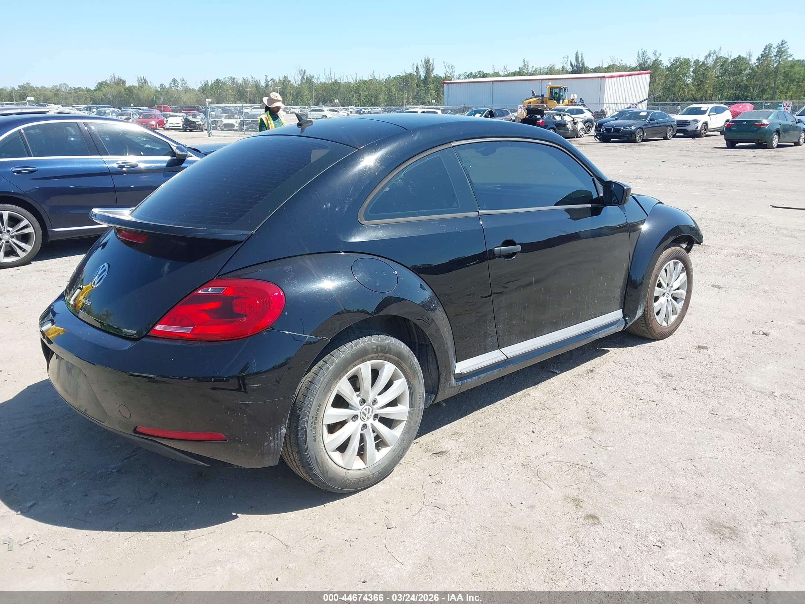 VOLKSWAGEN BEETLE image 4