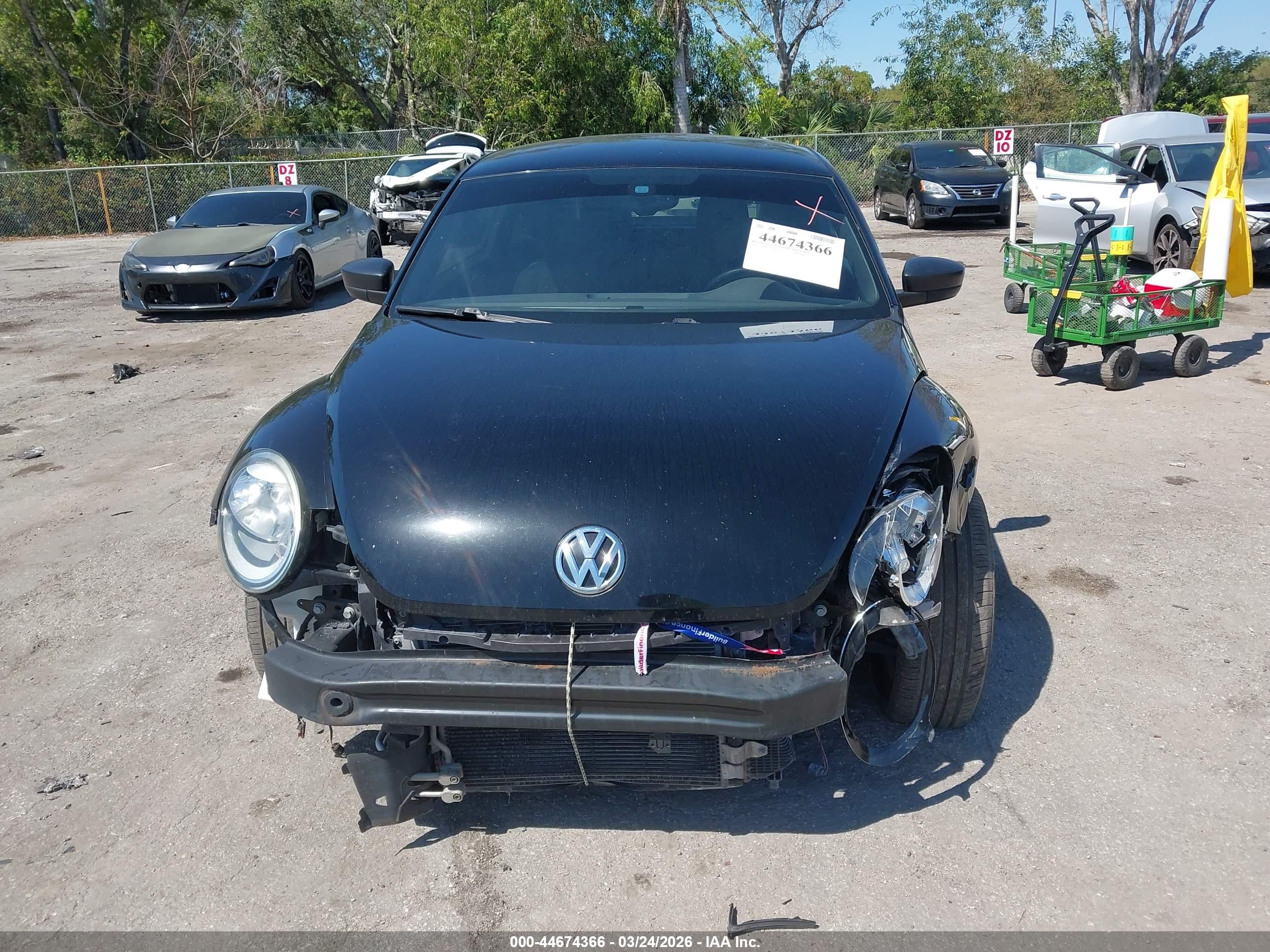 VOLKSWAGEN BEETLE image 6