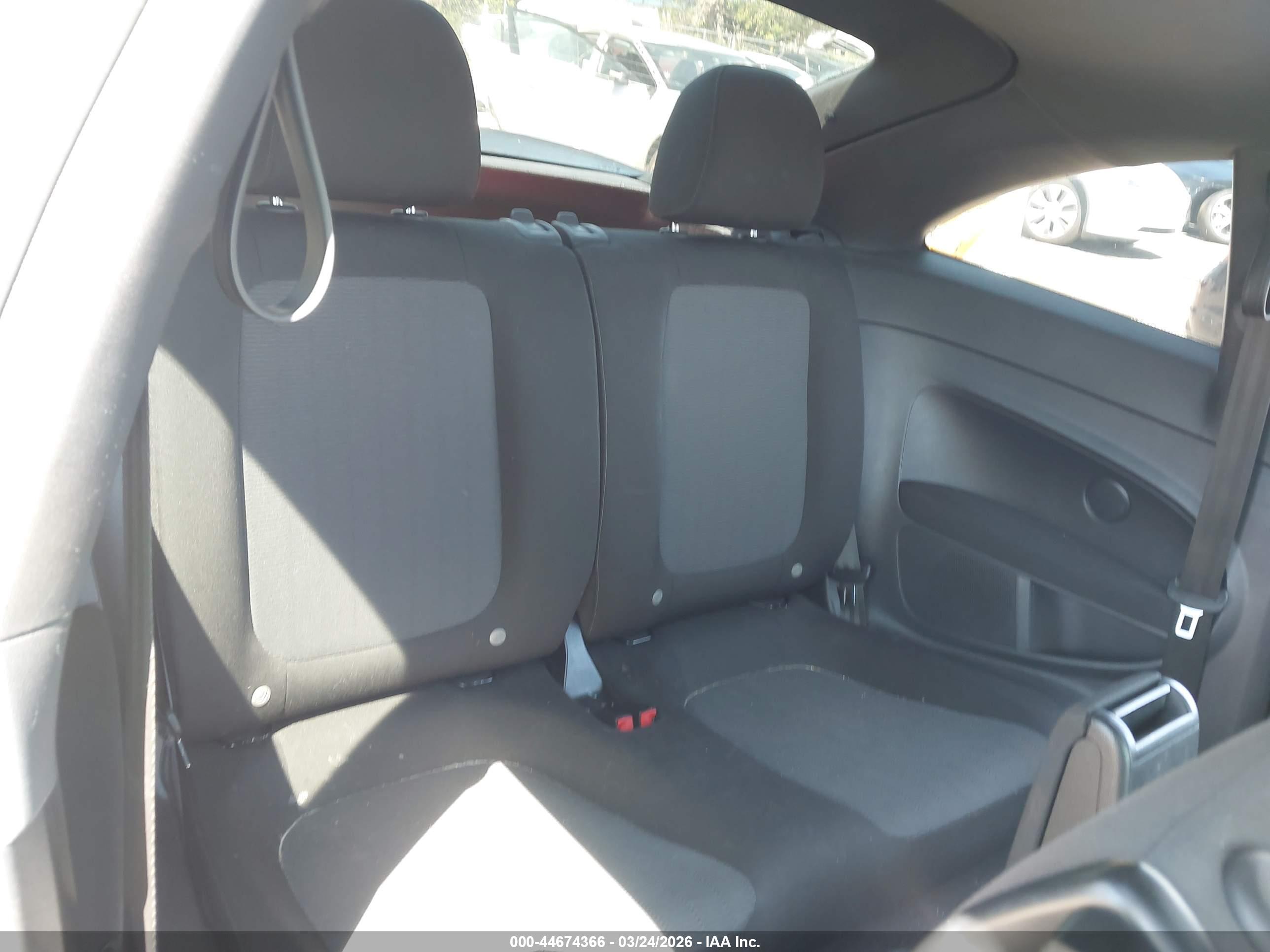 VOLKSWAGEN BEETLE image 8