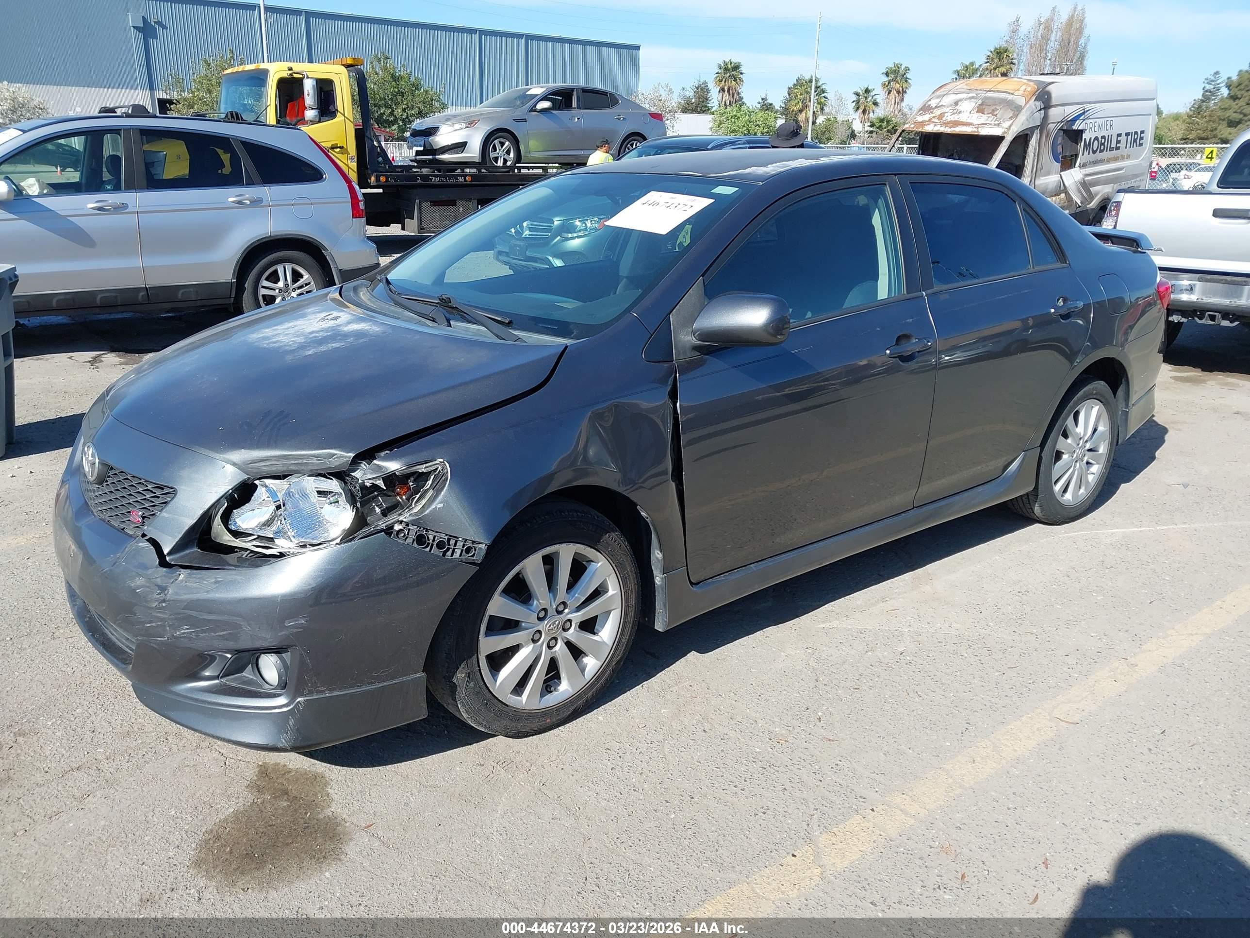 TOYOTA COROLLA image 2