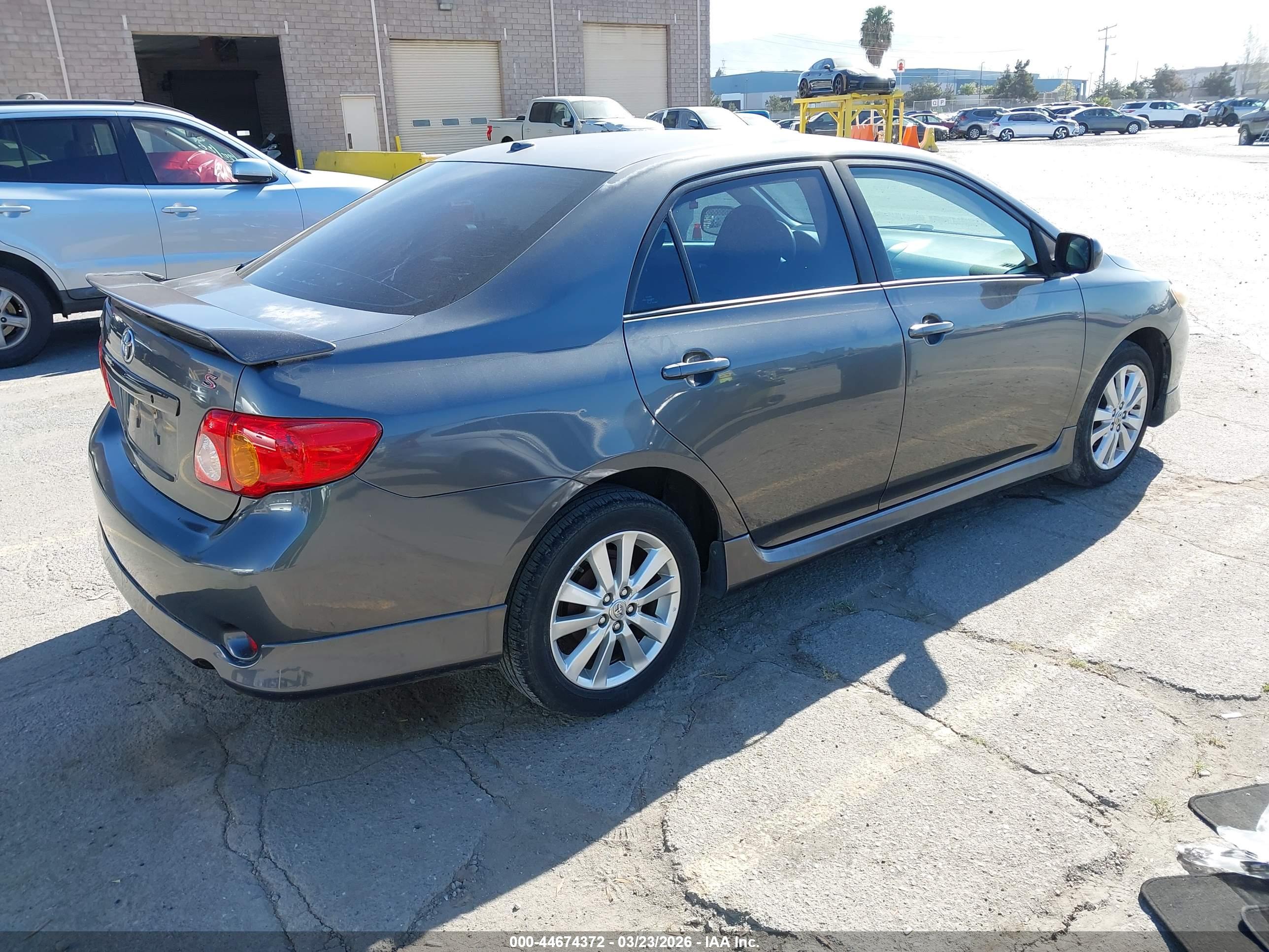 TOYOTA COROLLA image 4