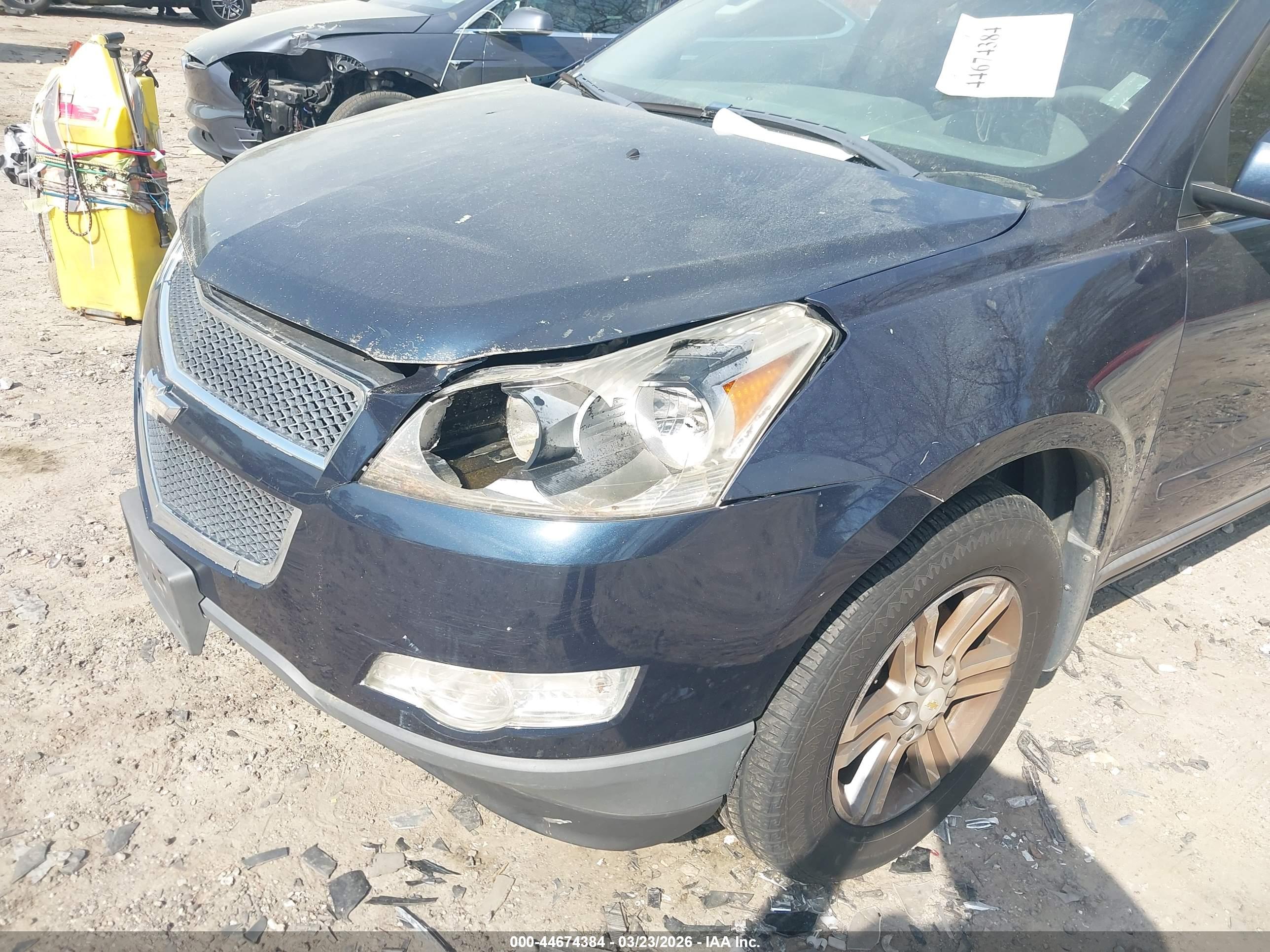 CHEVROLET TRAVERSE image 6