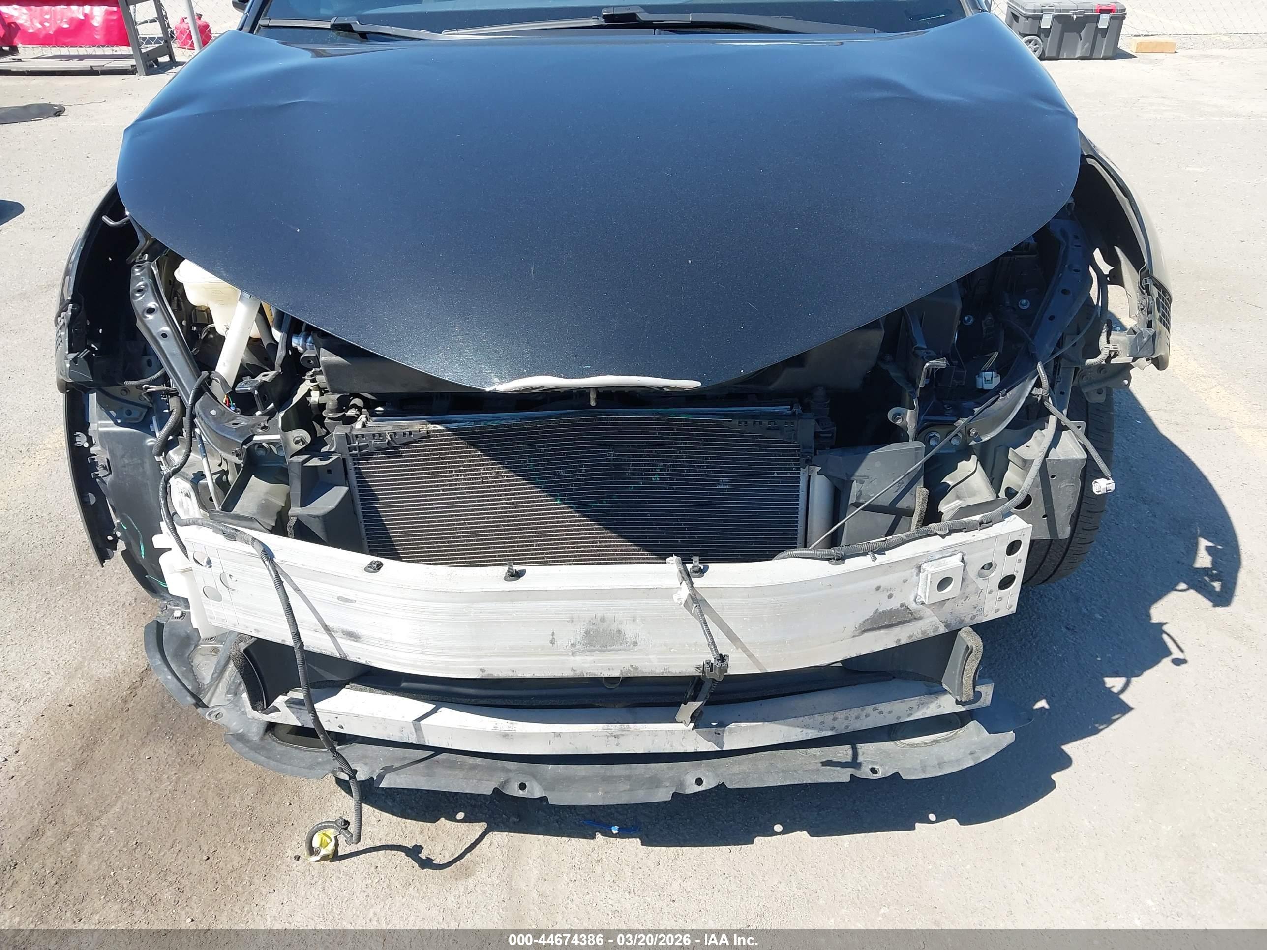 TOYOTA C-HR image 6