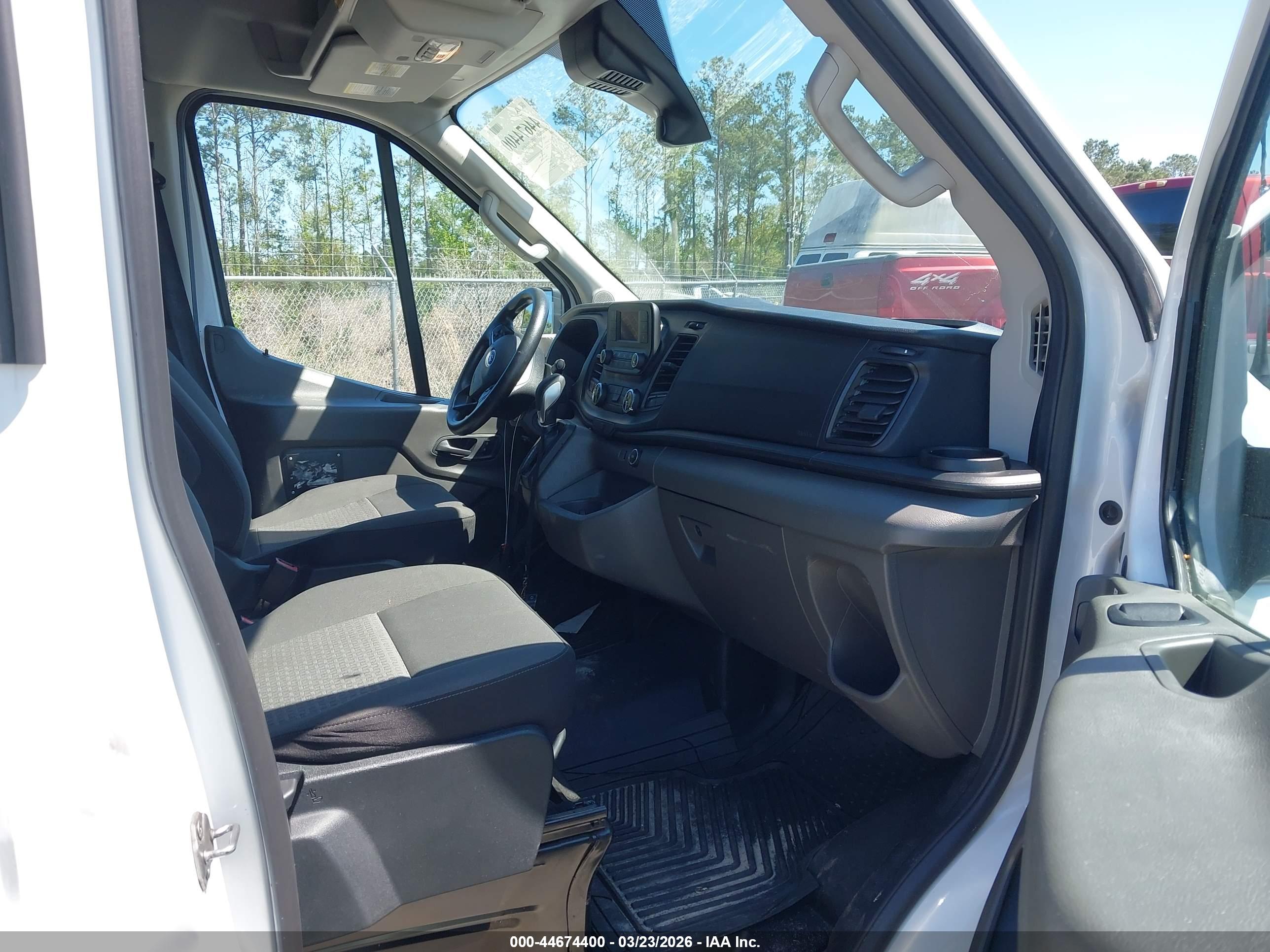FORD TRANSIT-350 image 5
