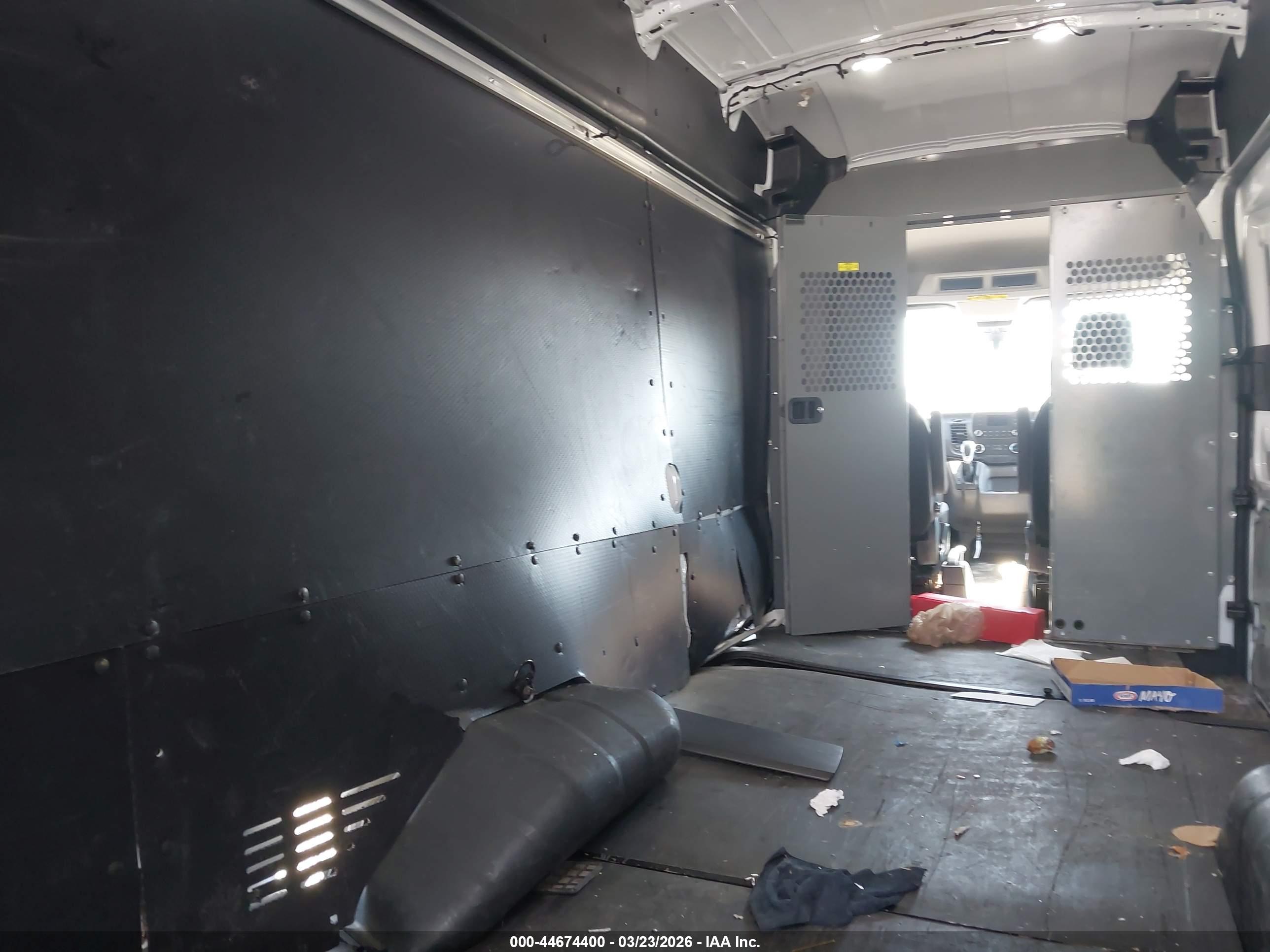 FORD TRANSIT-350 image 8