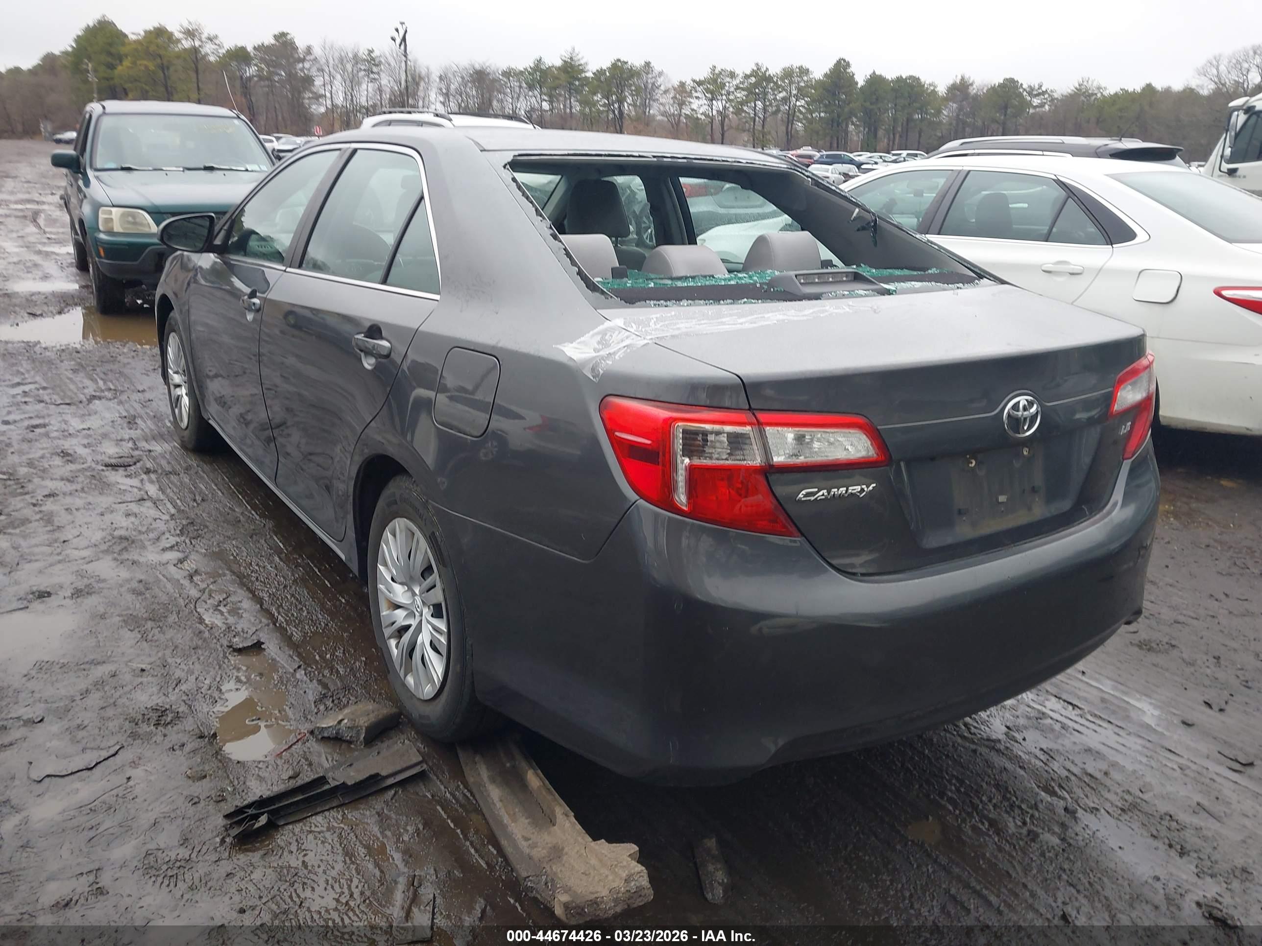TOYOTA CAMRY image 3