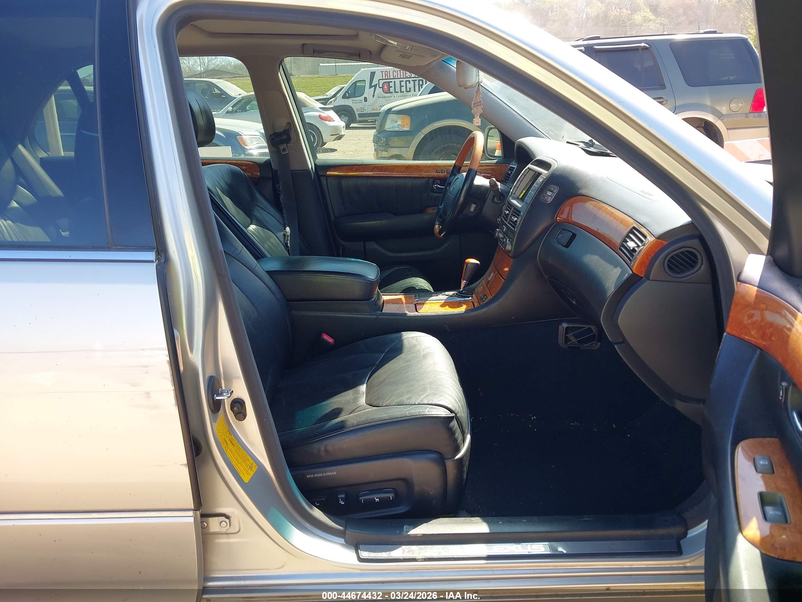 LEXUS LS image 5