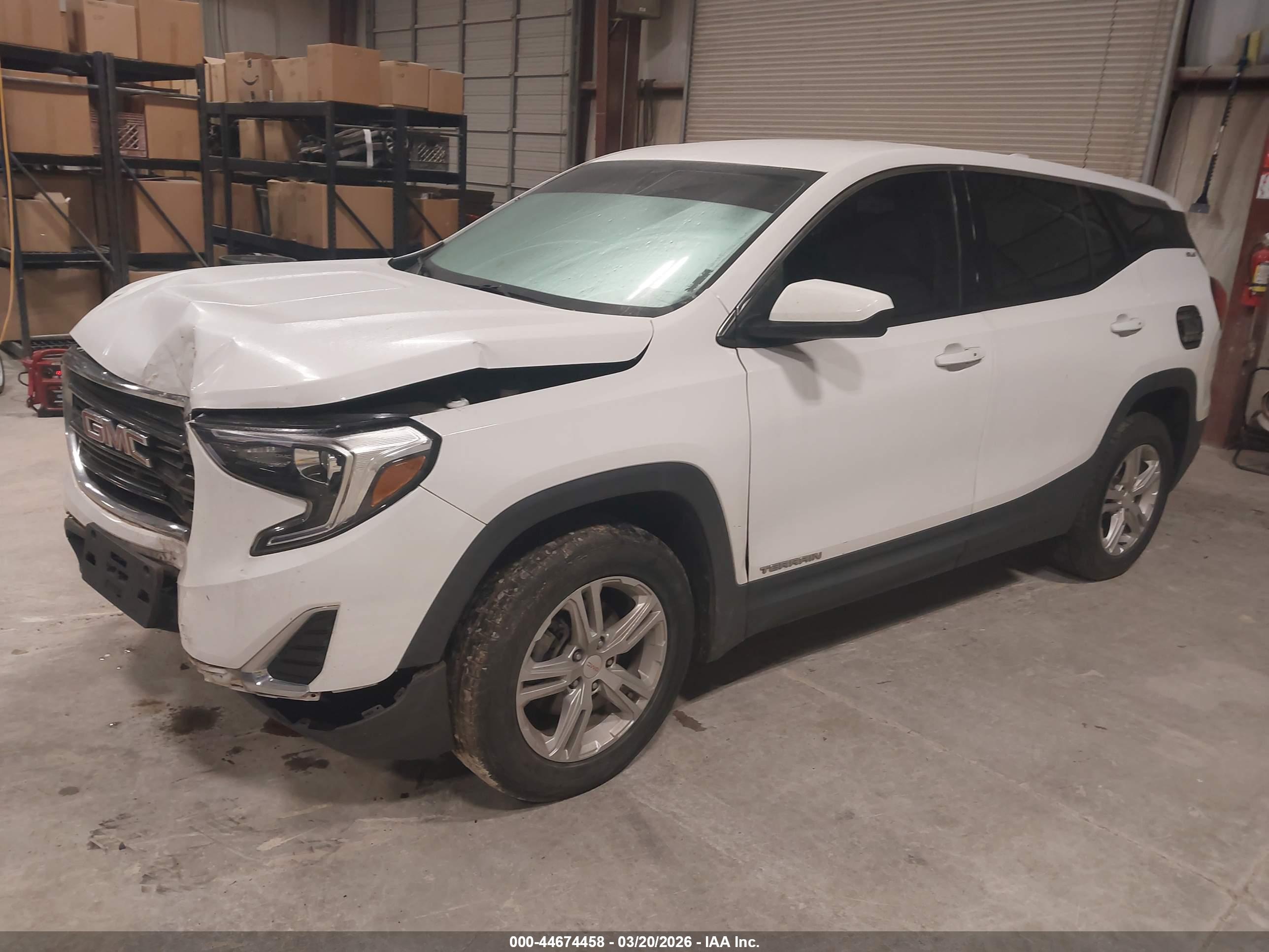 GMC TERRAIN image 2