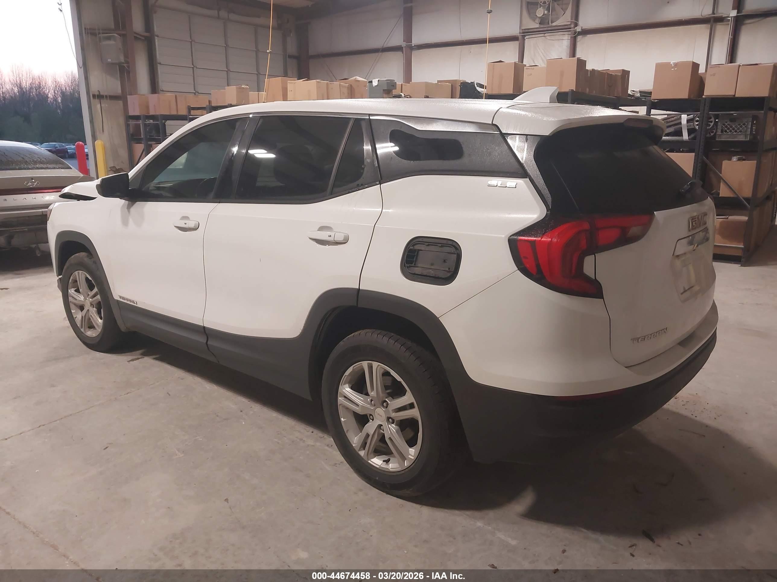 GMC TERRAIN image 3