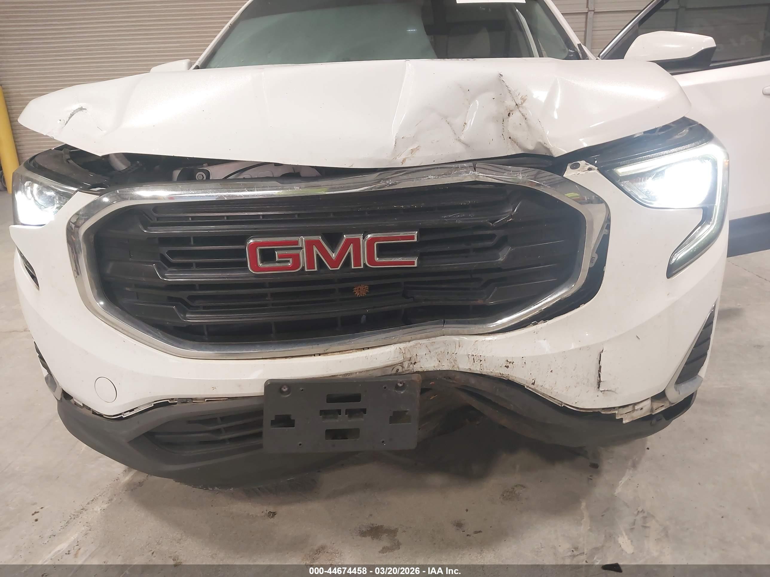 GMC TERRAIN image 6