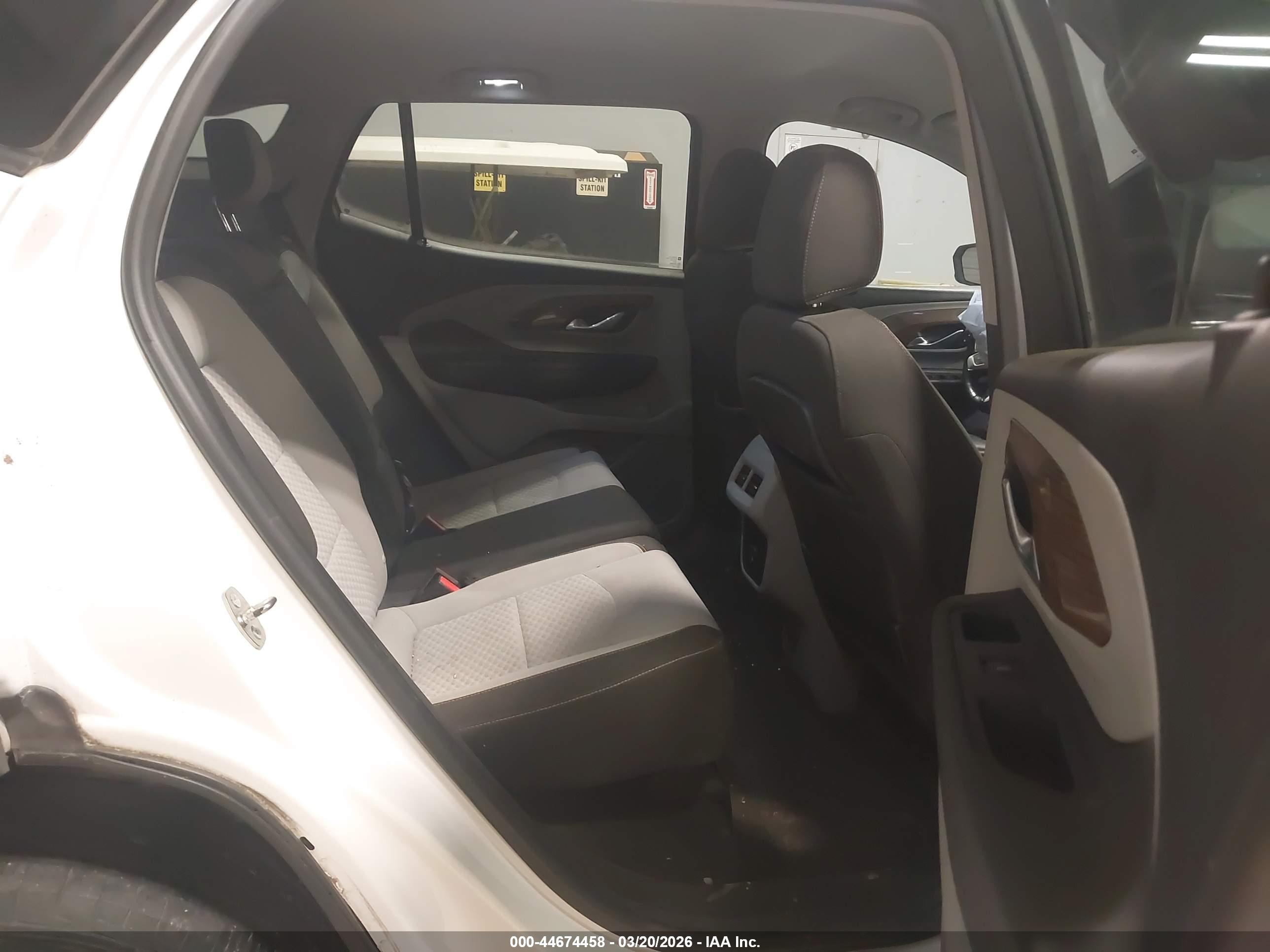 GMC TERRAIN image 8