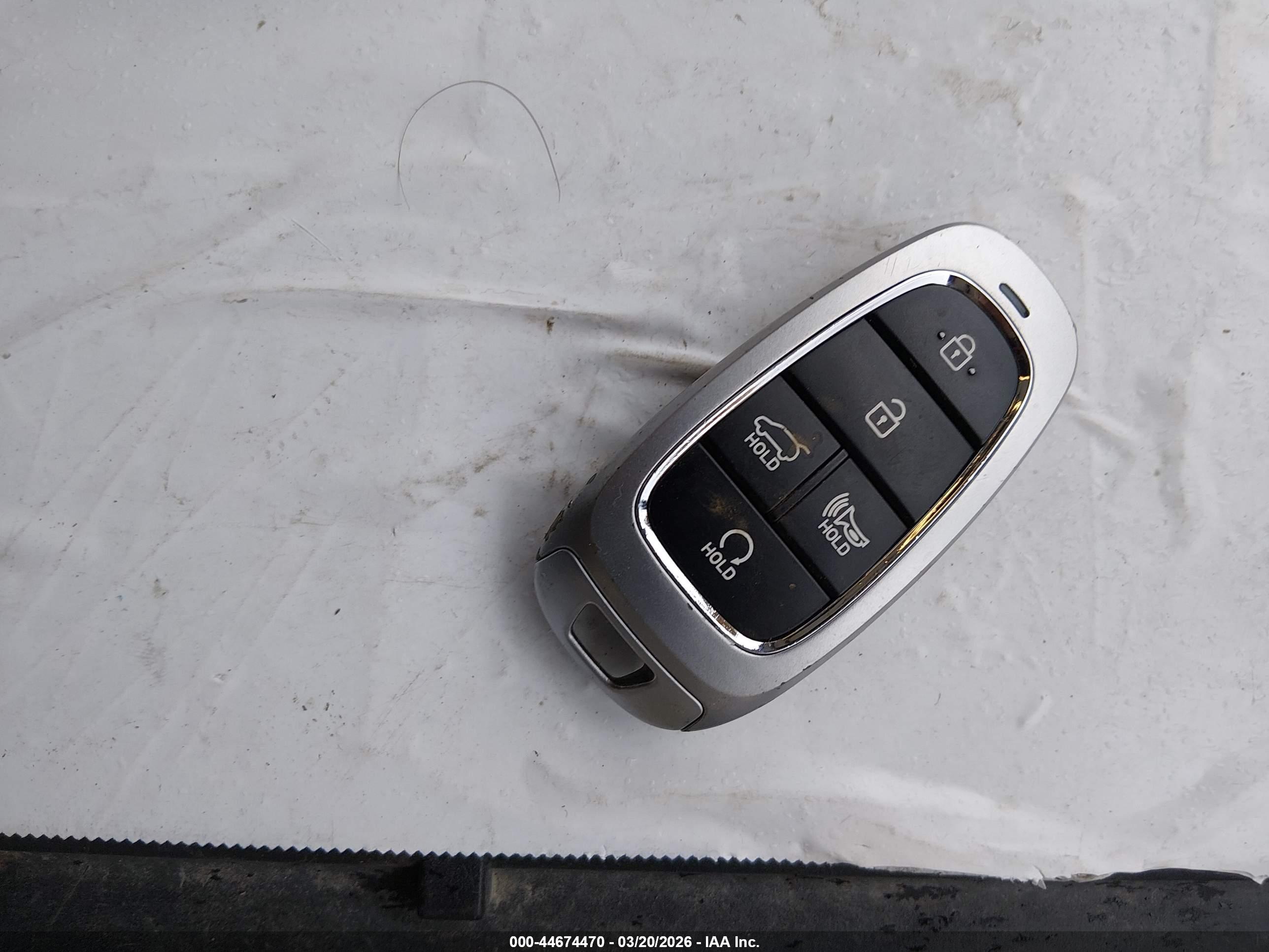 HYUNDAI SANTA image 11