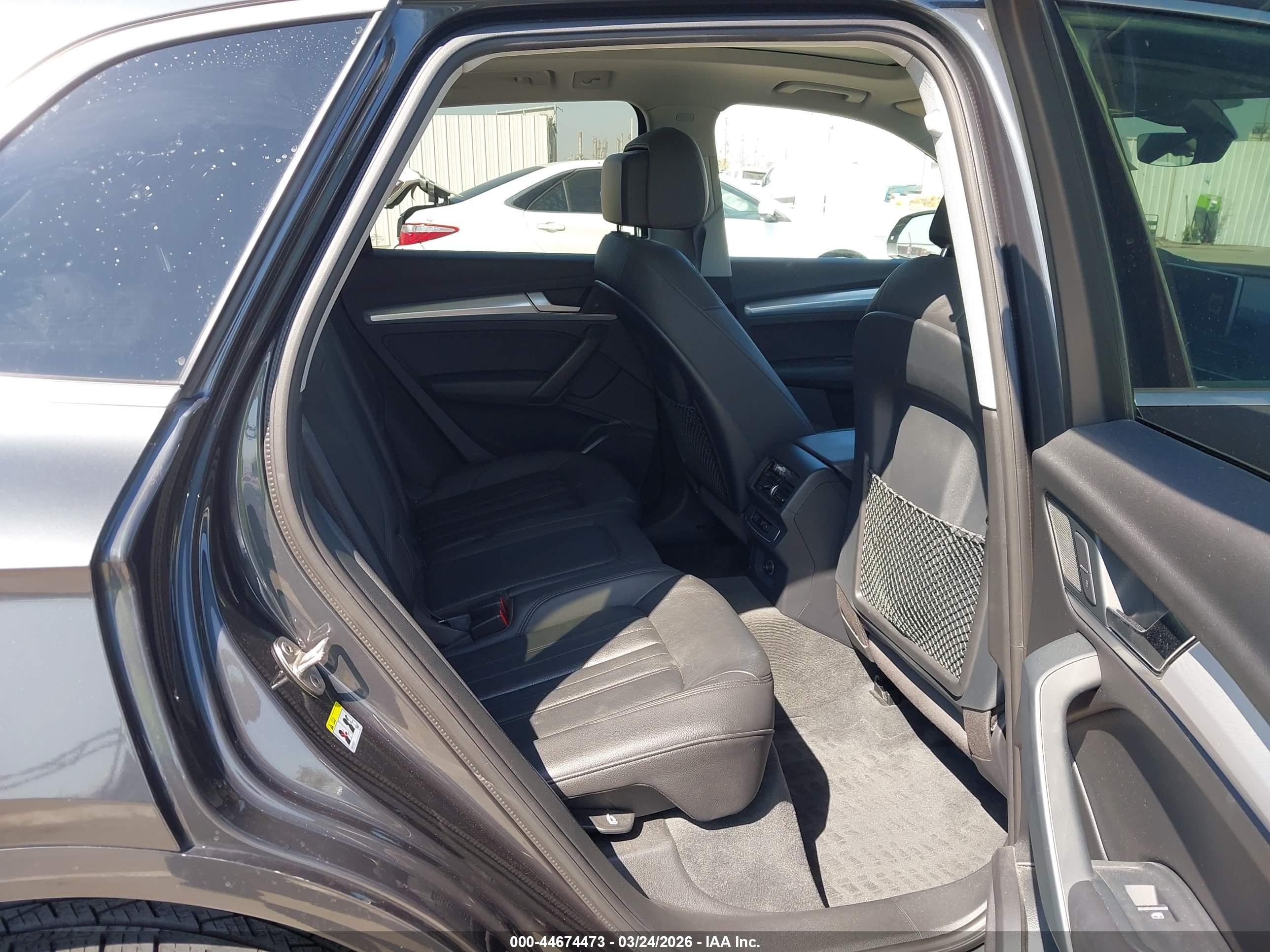 AUDI Q5 image 8