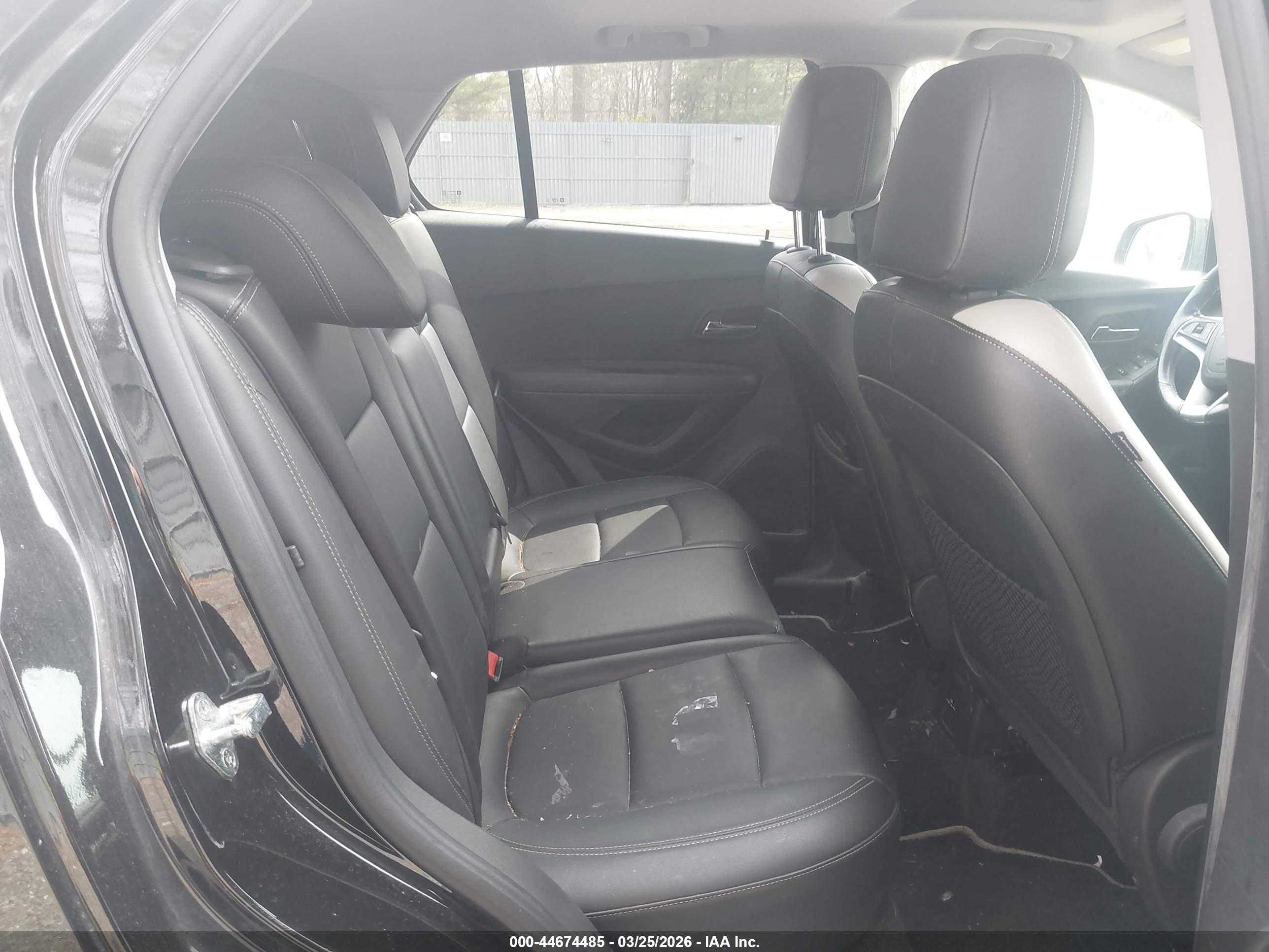 CHEVROLET TRAX image 8