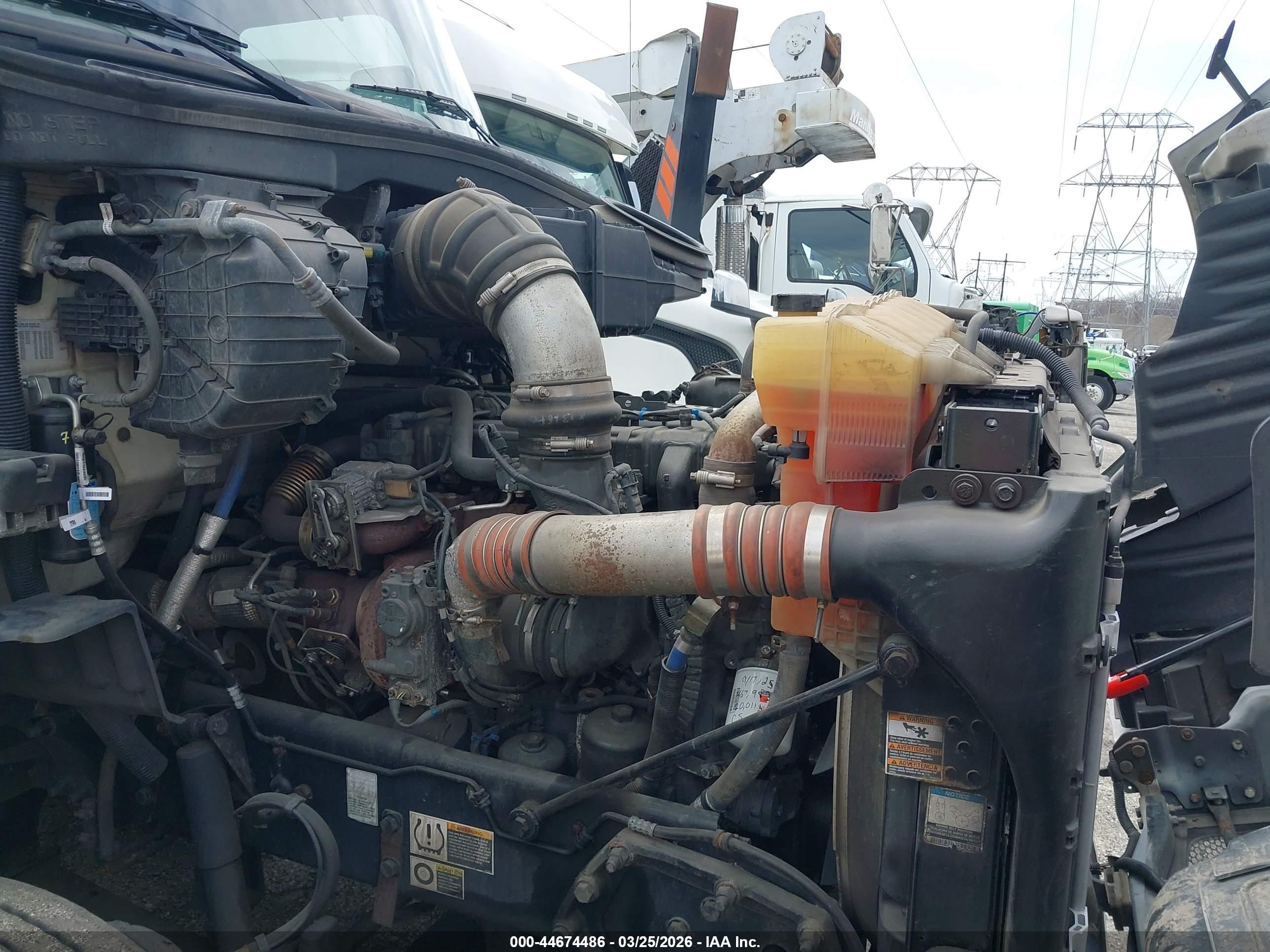 PETERBILT 579 image 10