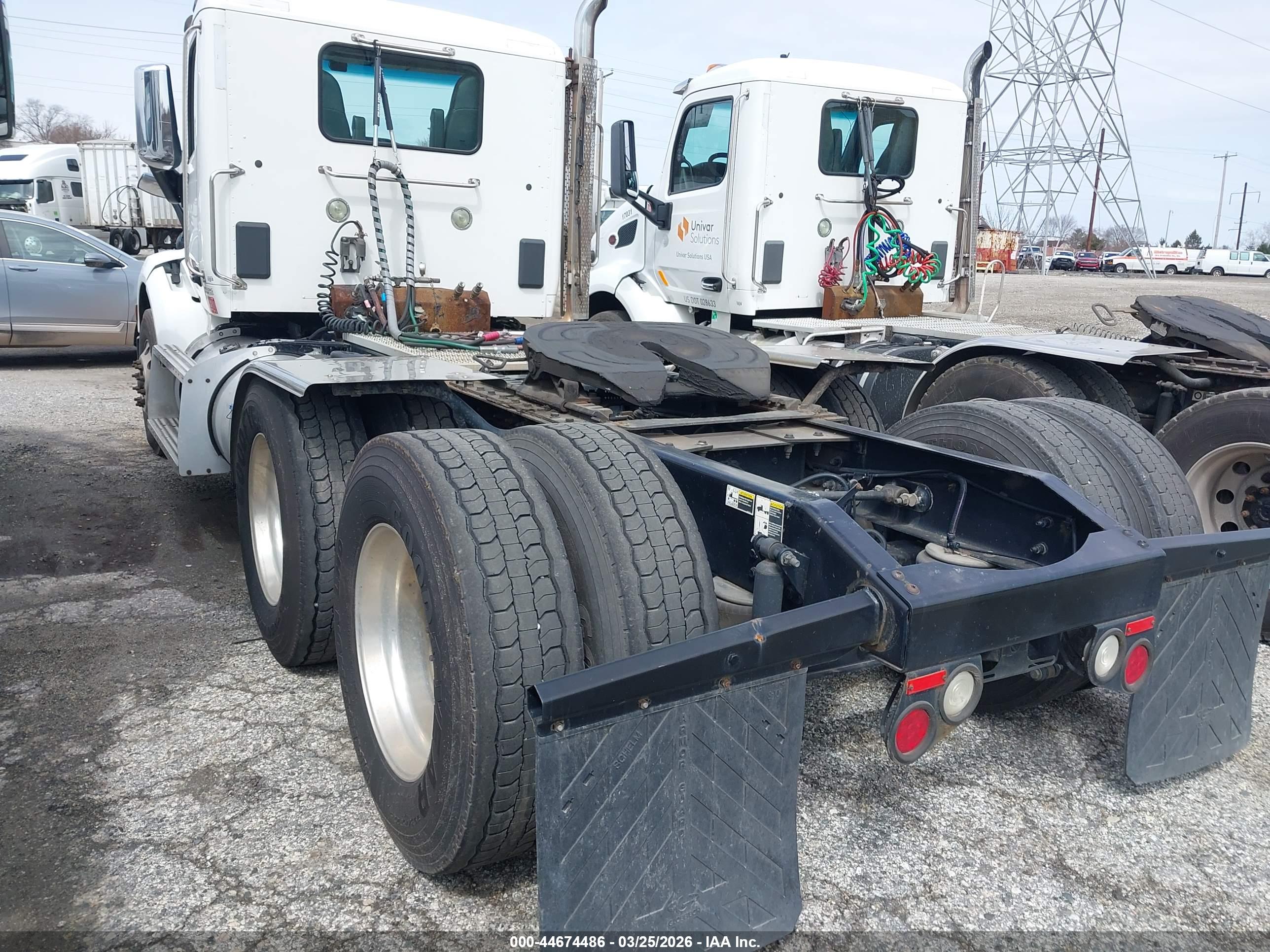 PETERBILT 579 image 3
