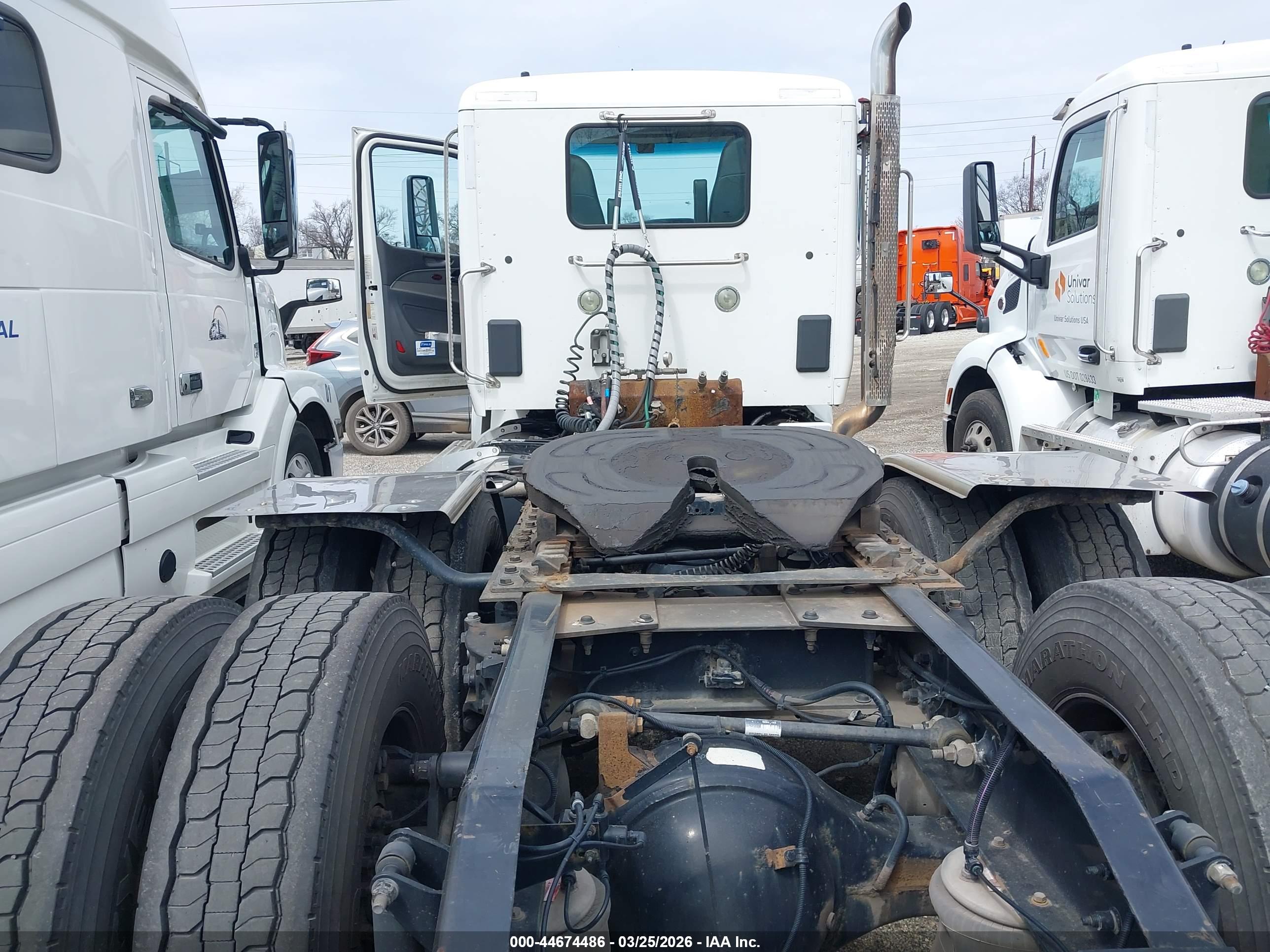 PETERBILT 579 image 7