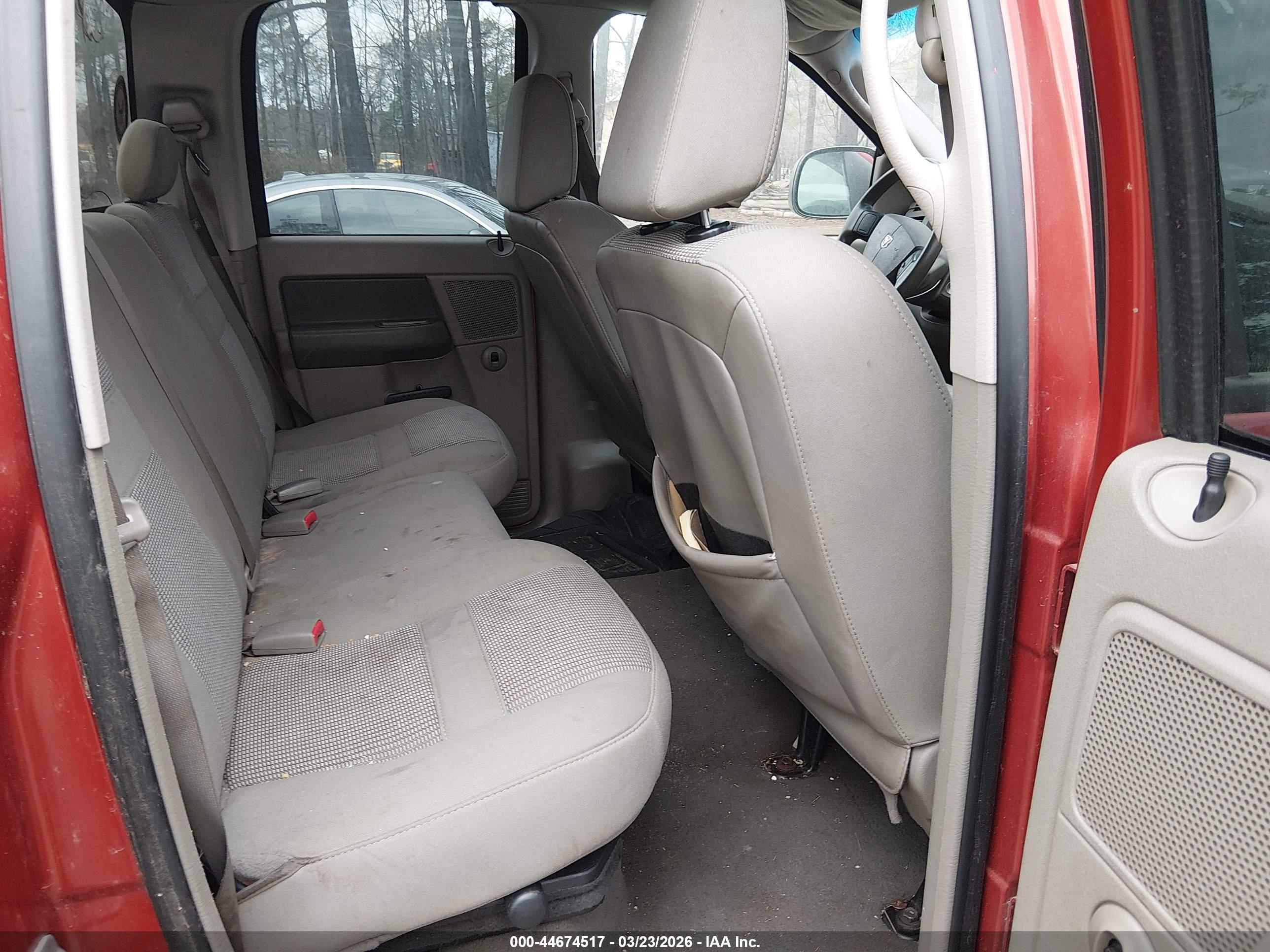 DODGE RAM image 8