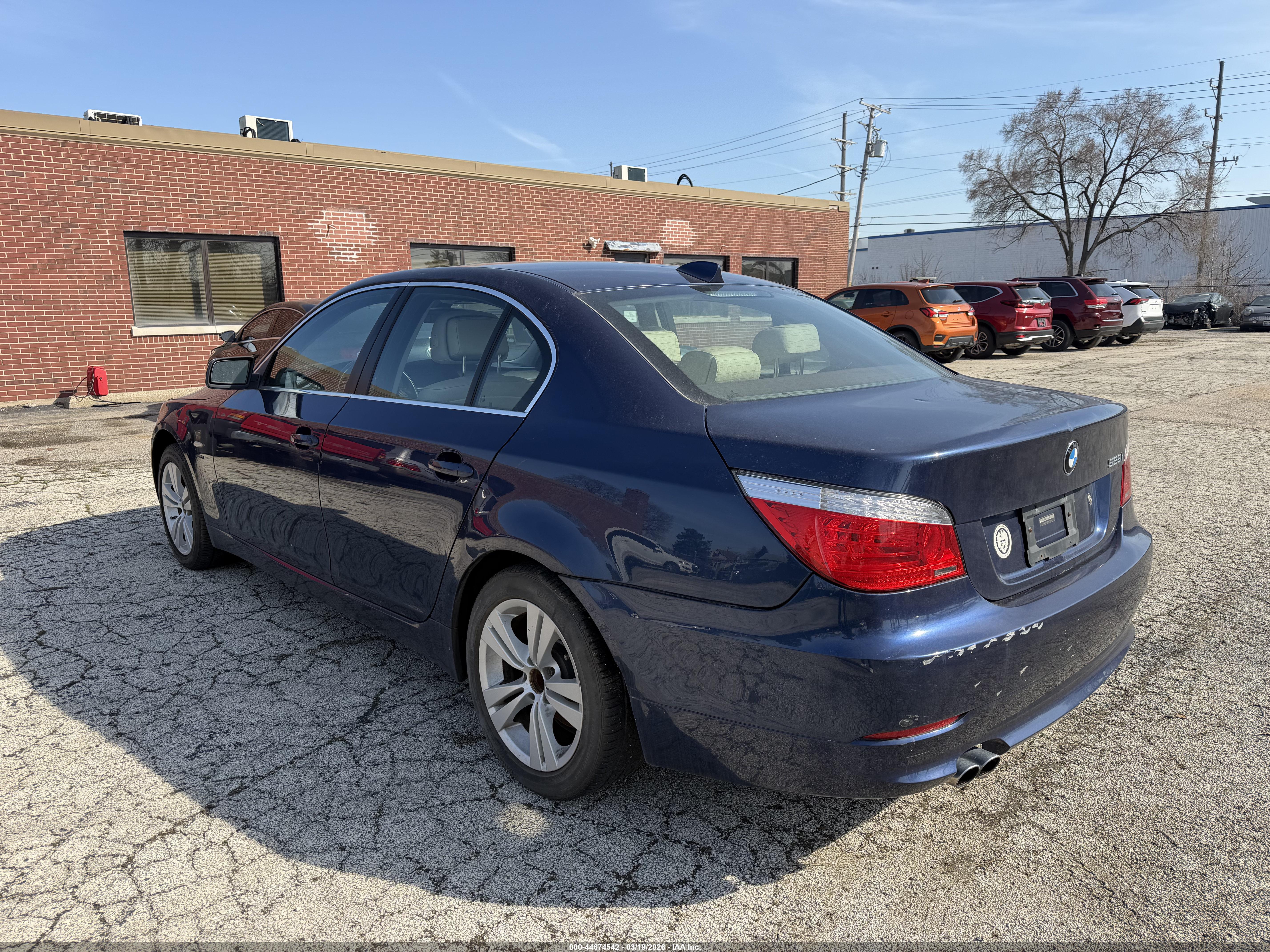 BMW 528I image 3