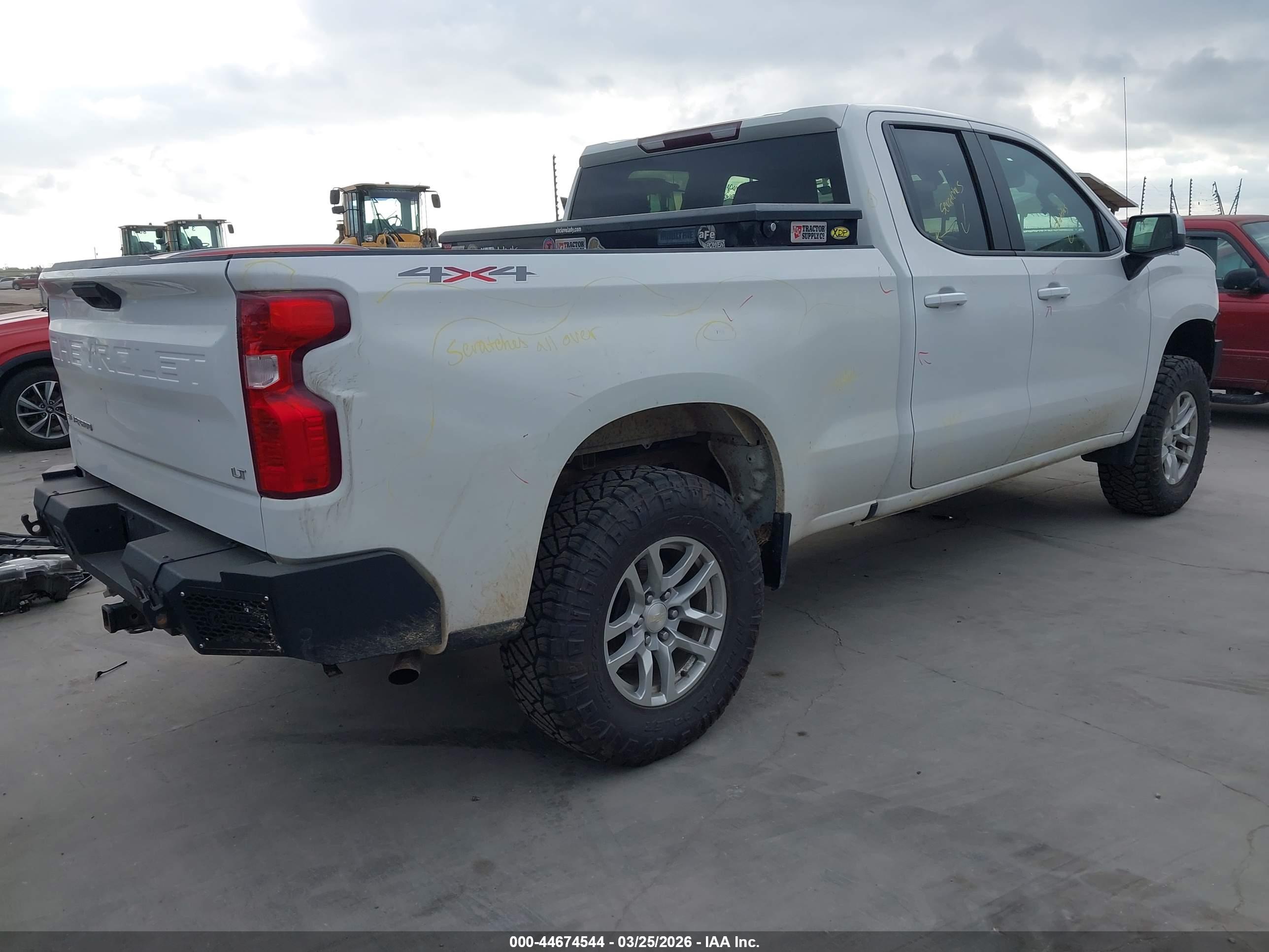 CHEVROLET SILVERADO image 4