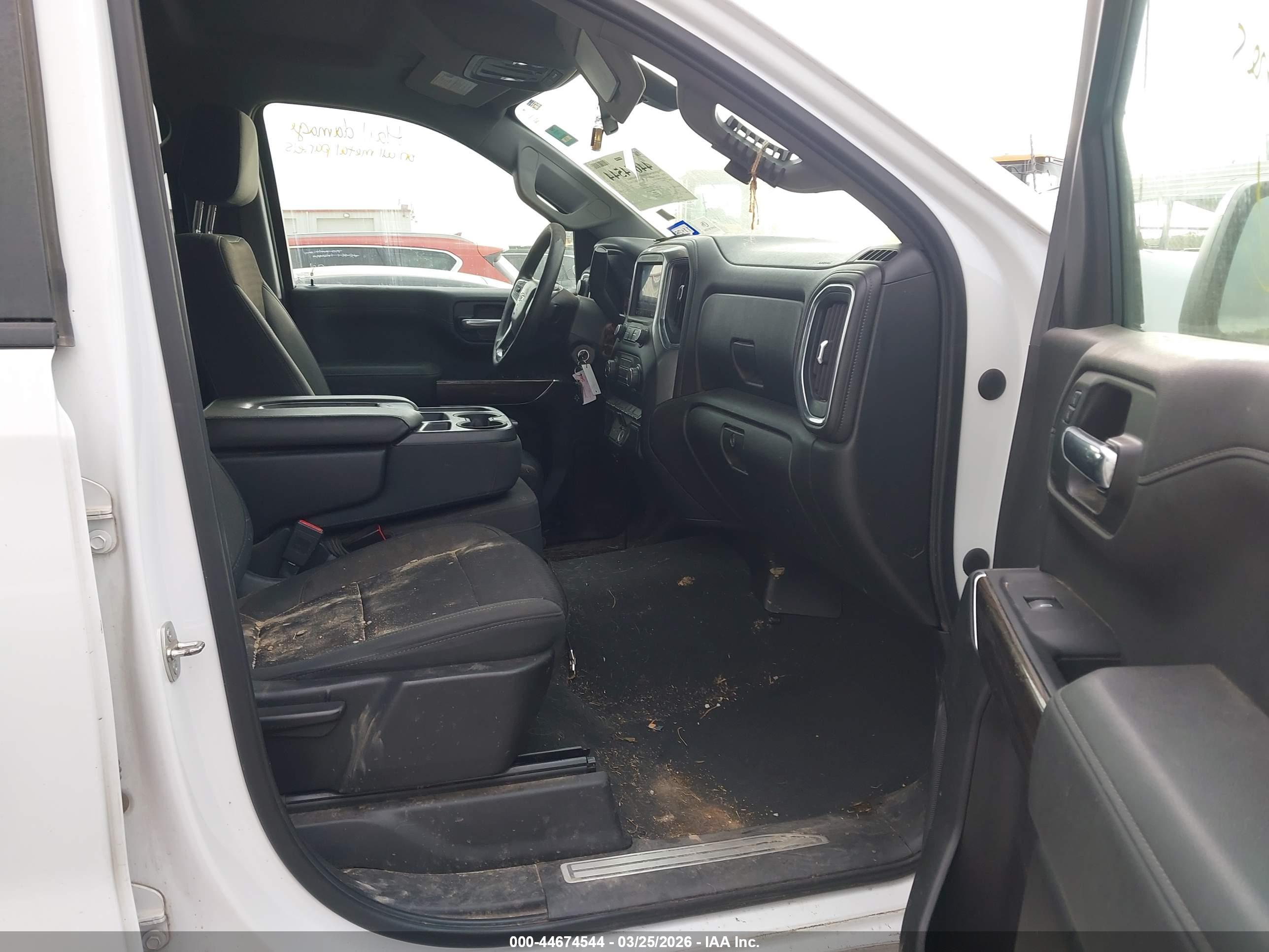 CHEVROLET SILVERADO image 5