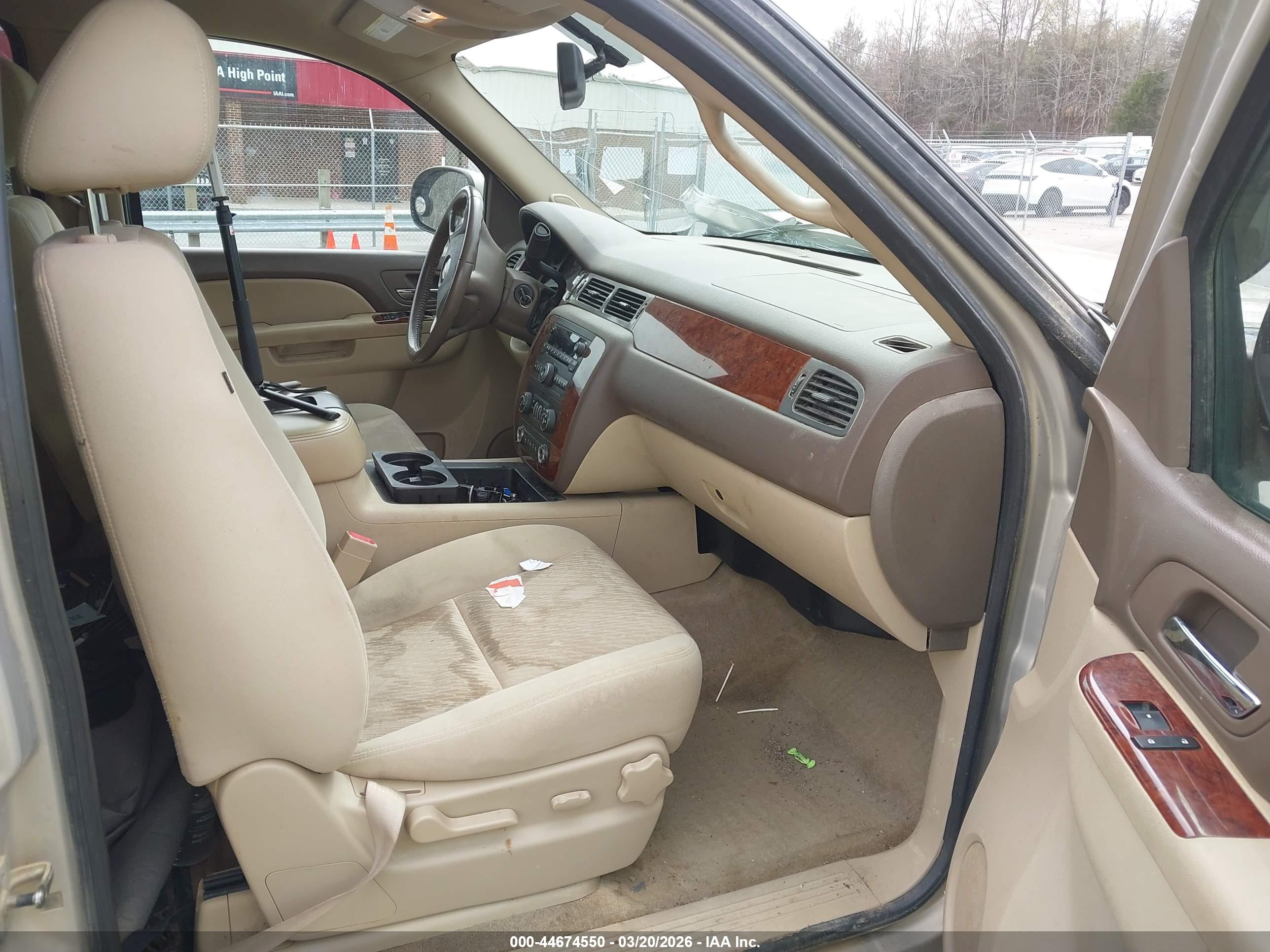 CHEVROLET TAHOE image 5