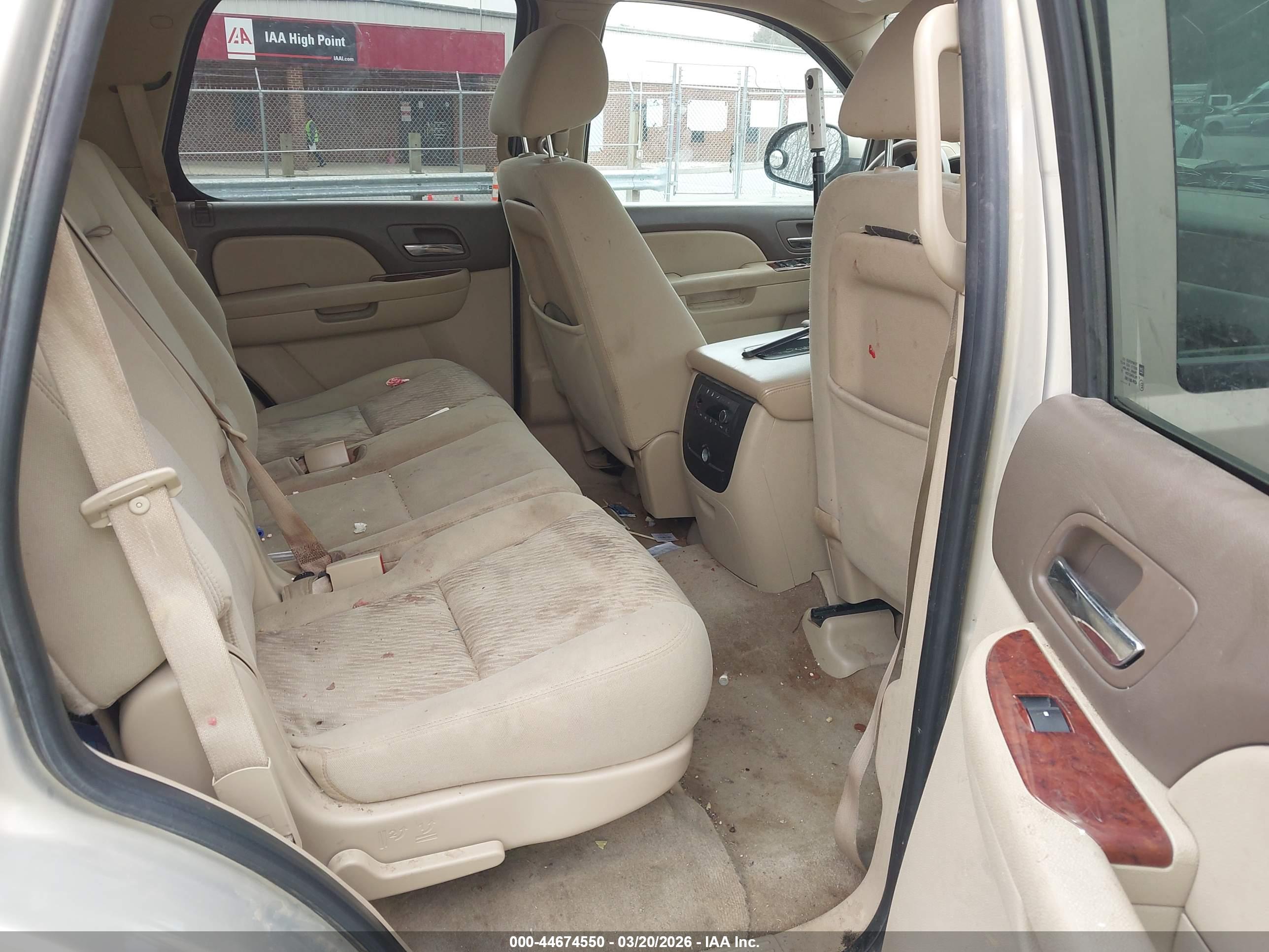 CHEVROLET TAHOE image 8