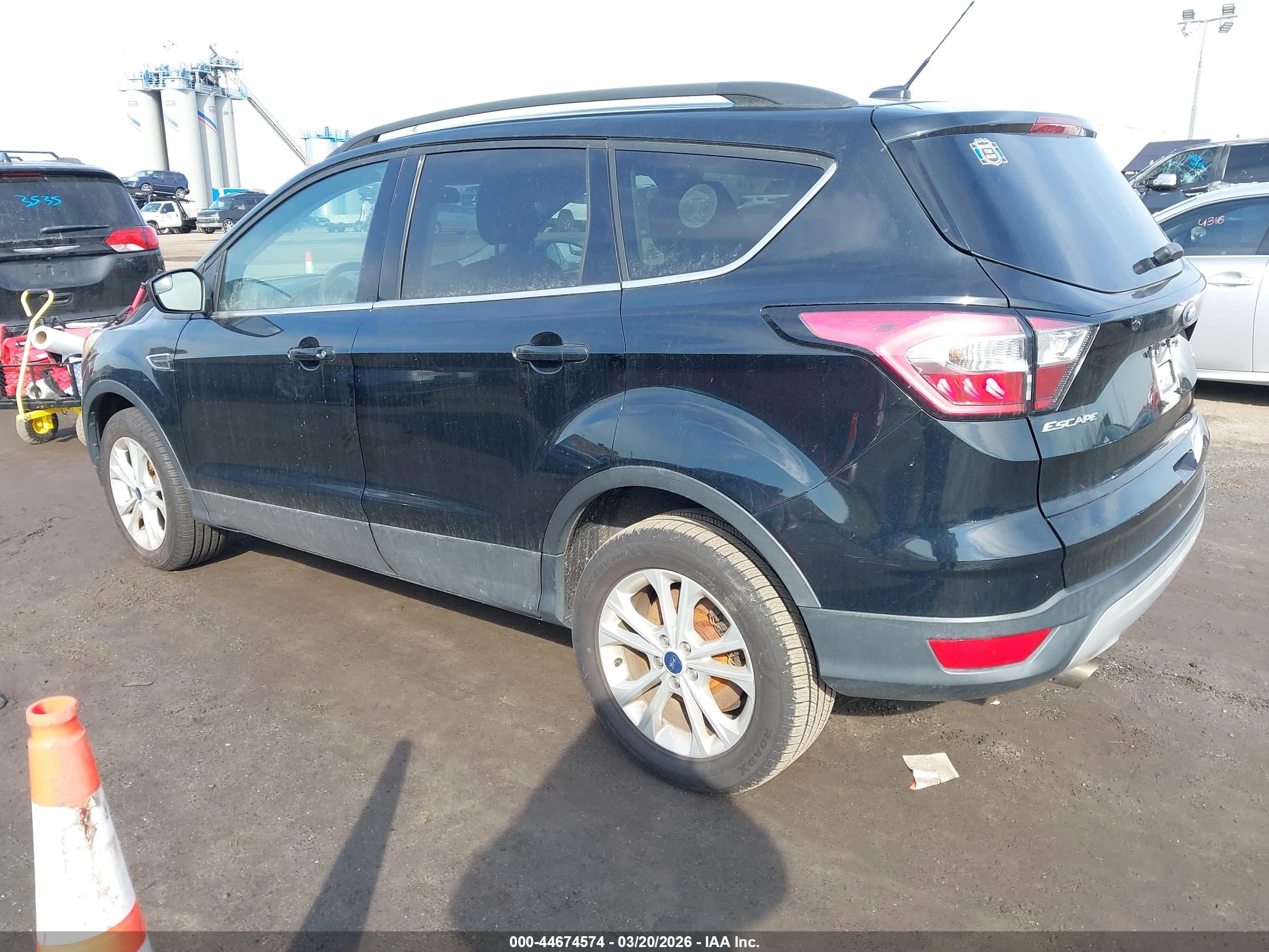 FORD ESCAPE image 3