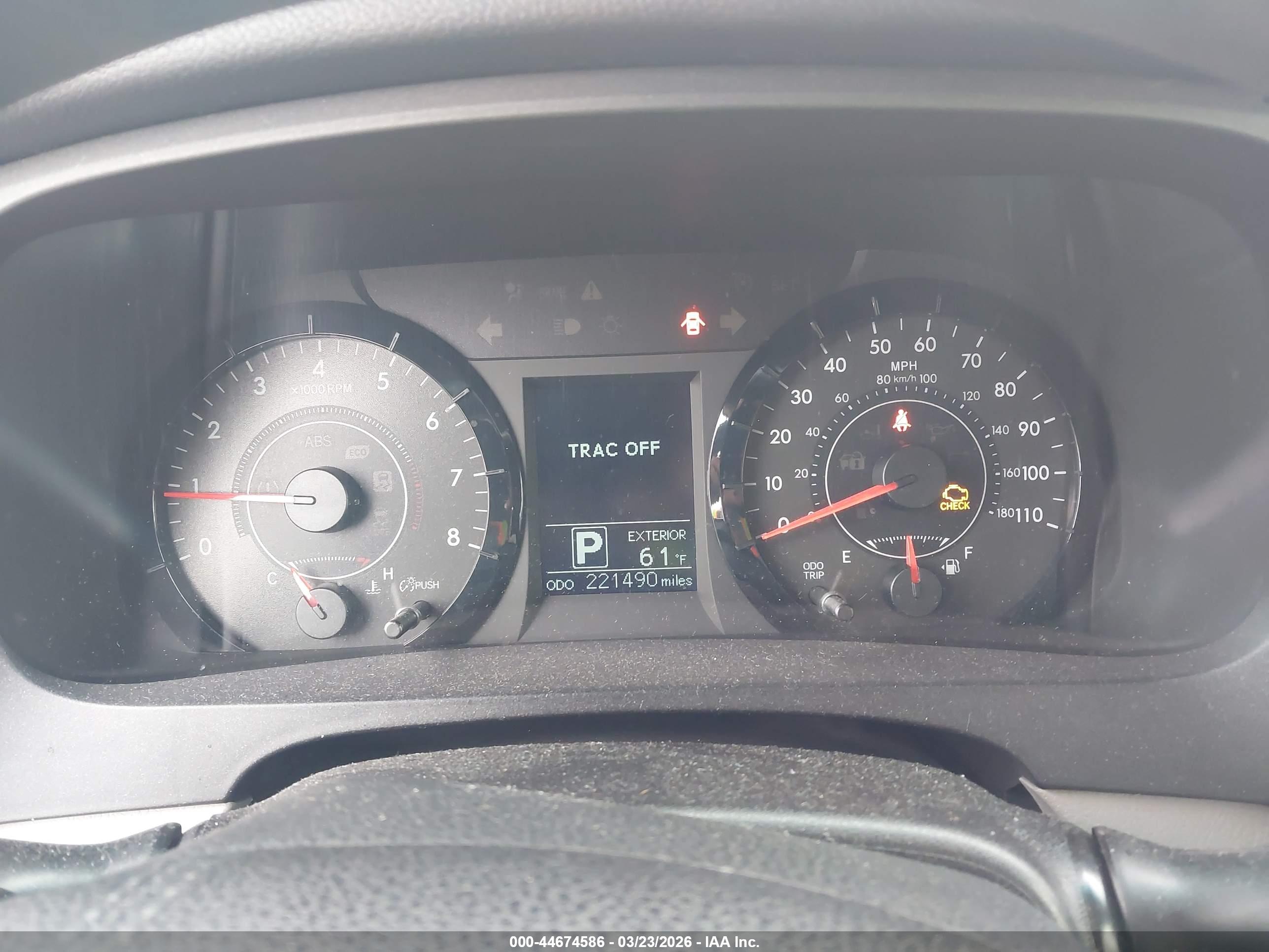 TOYOTA SIENNA image 7