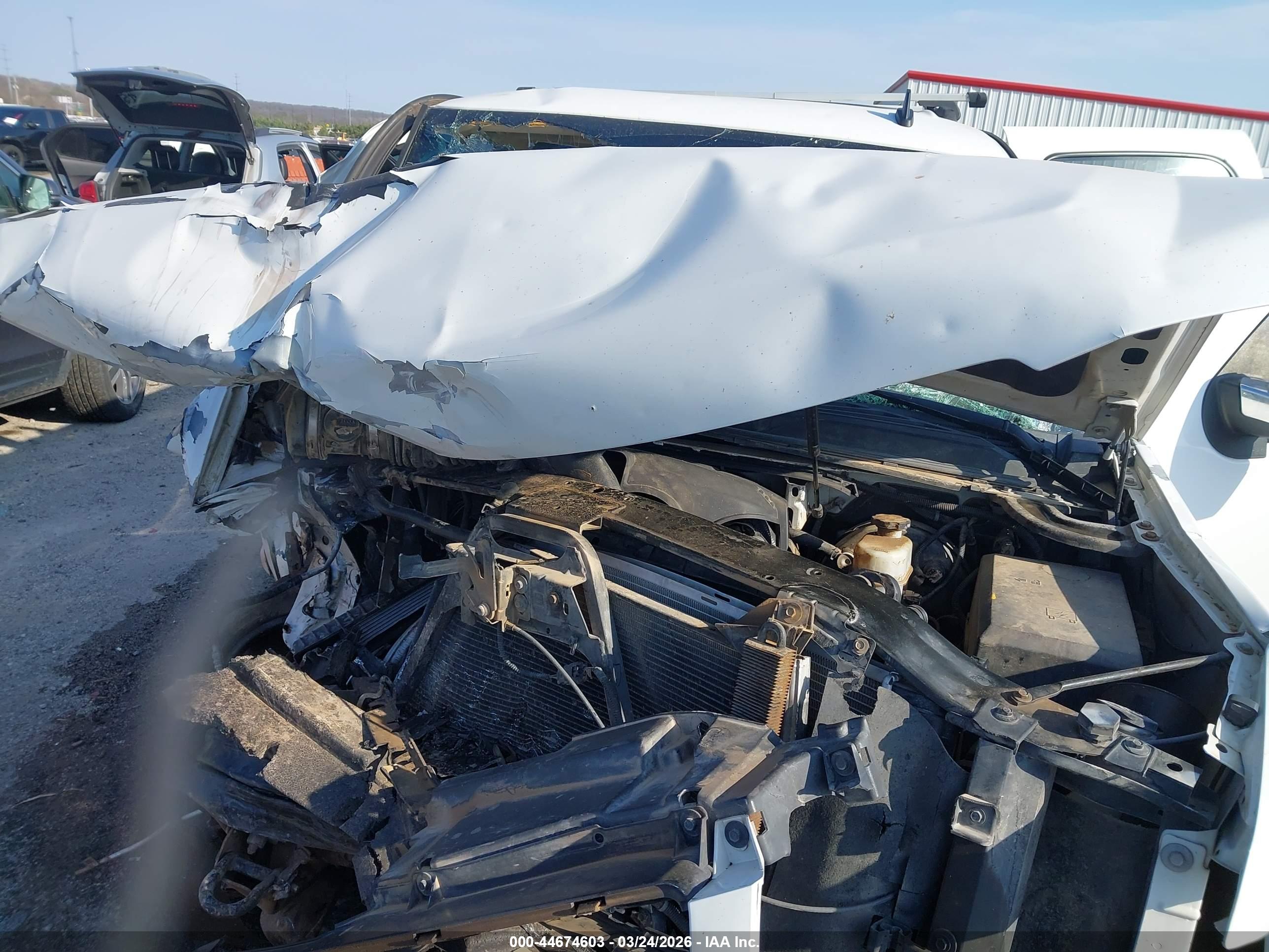CHEVROLET SUBURBAN image 10