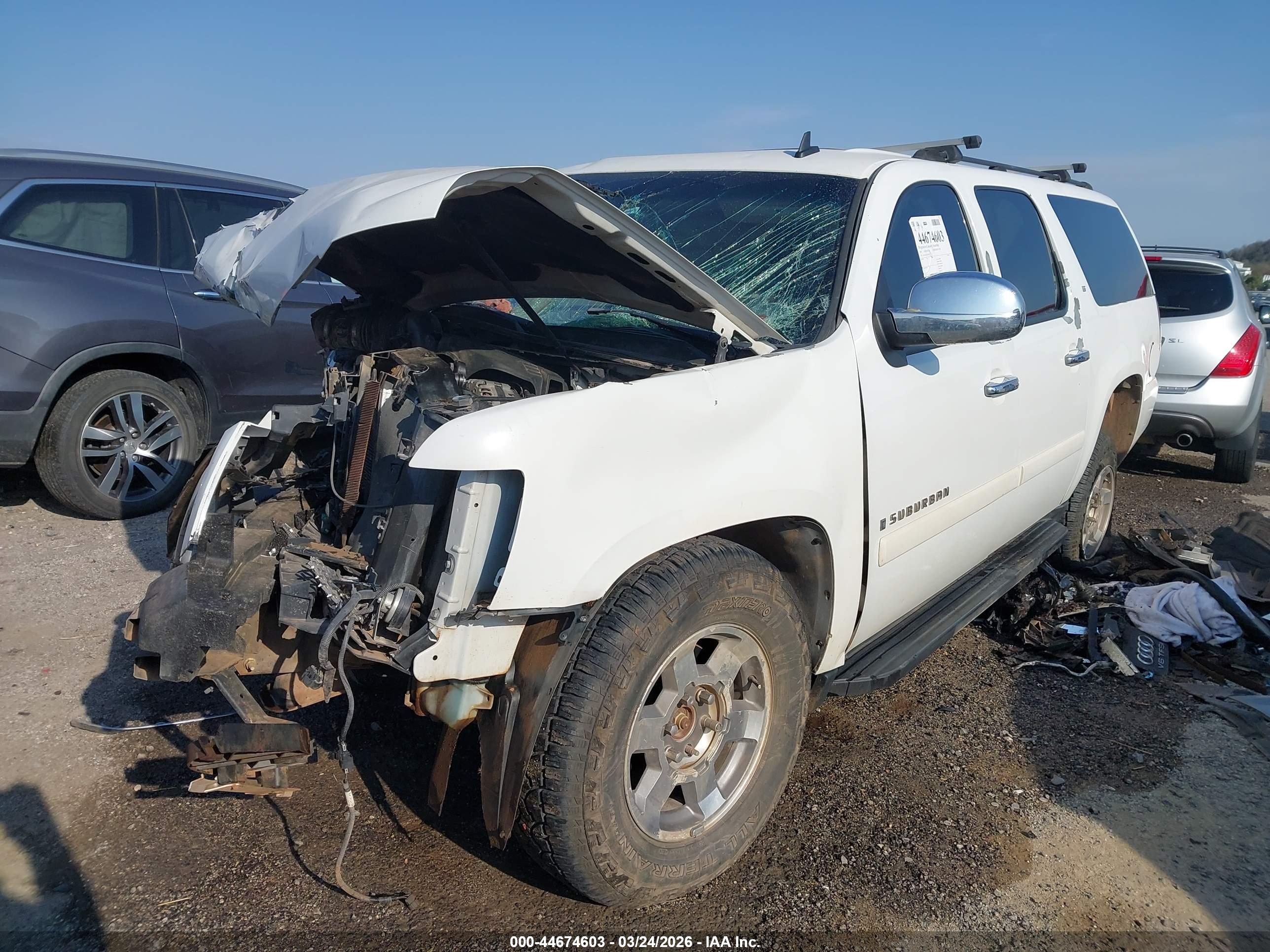 CHEVROLET SUBURBAN image 2